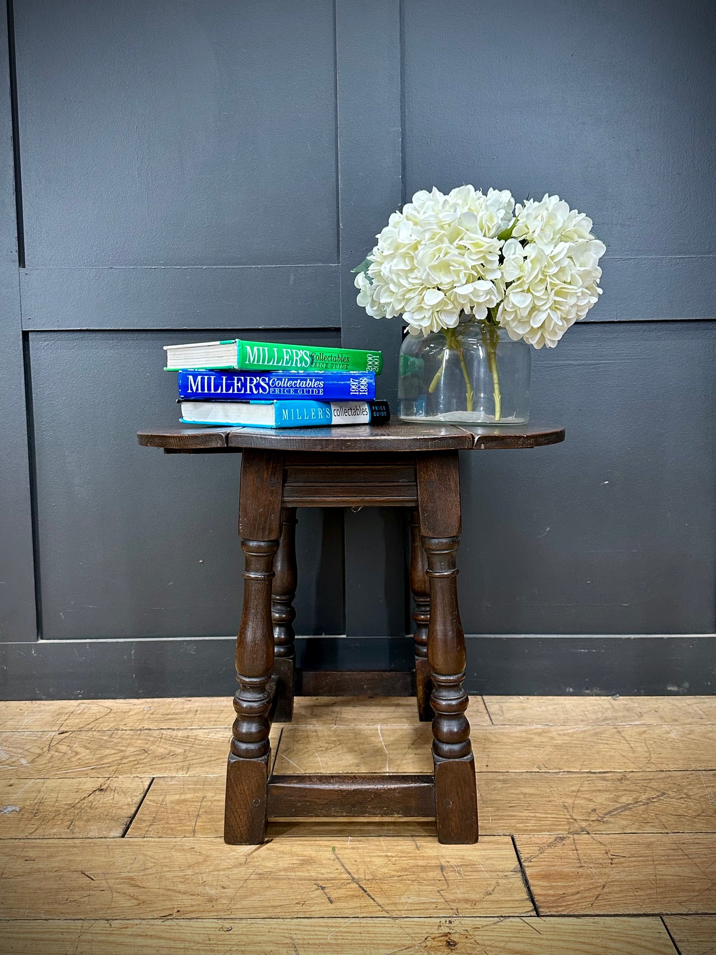 Vintage Traditional Oak Coffee Table / Extending Side Table / Rustic Furniture