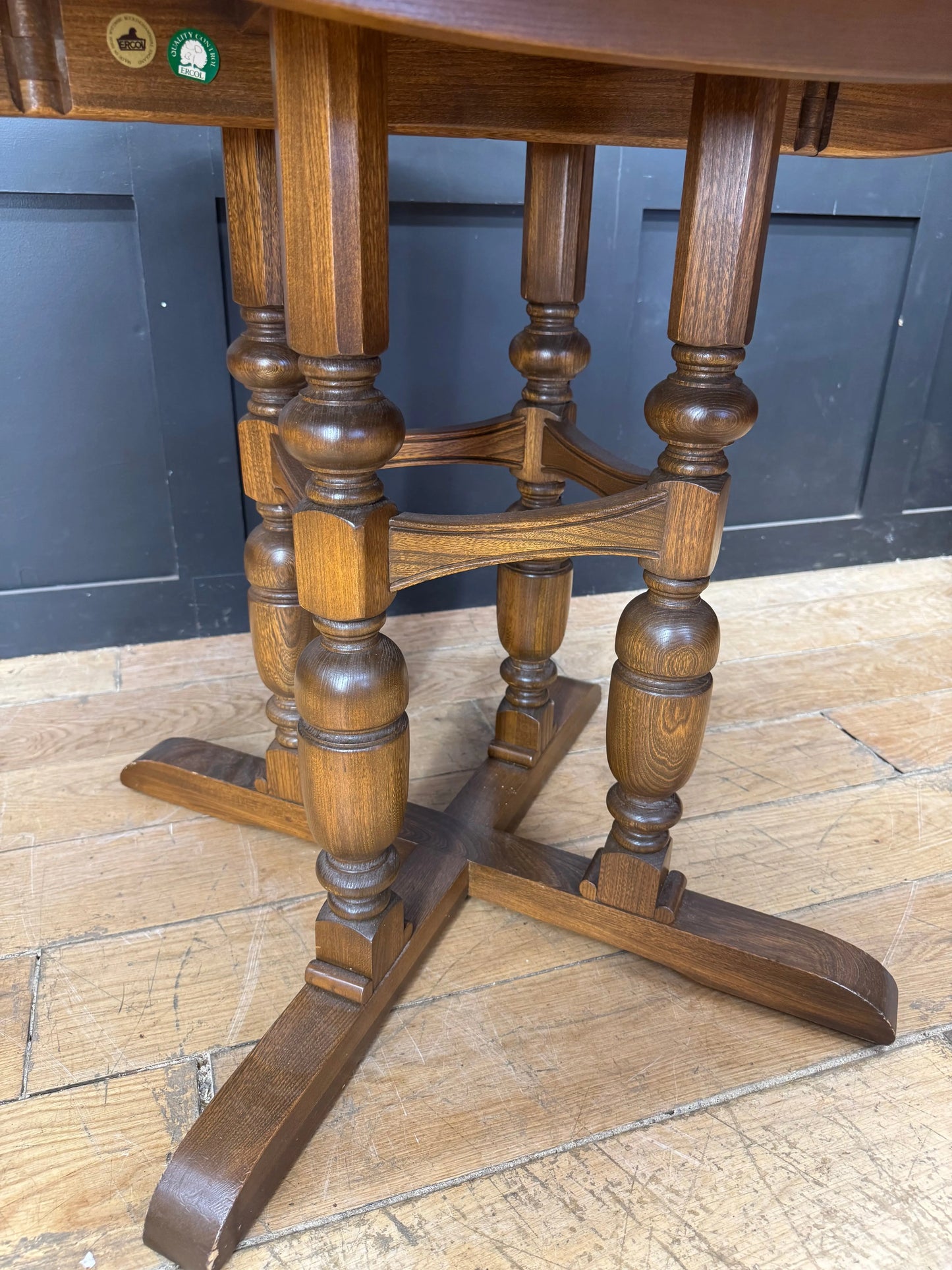 Ercol Chichester 945 Solid Elm Drop Leaf Extending Kitchen Dining Table