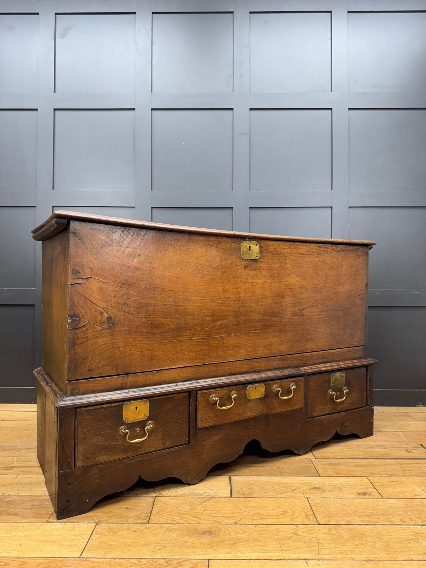Antique Elm Oak Mule Chest Coffer – Sideboard TV Stand Storage with Drawers