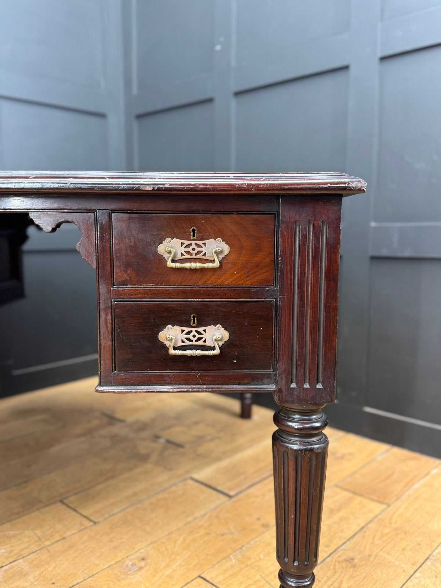 Antique Mahogany Partners Desk – Leather Top, Drawers Both Sides / Office Study
