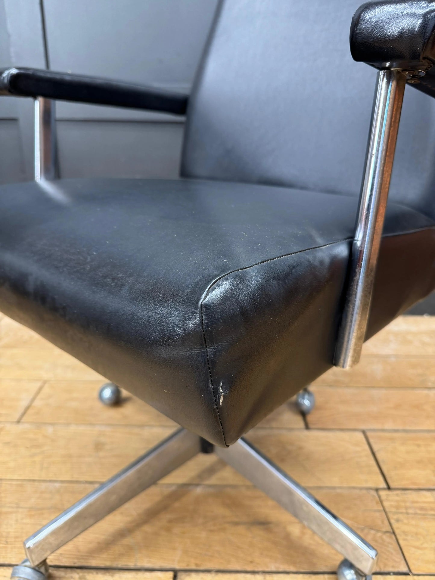 Vintage Black Swivel Desk Office Chair Mid Century Industrial Armchair RUSTIC WAREHOUSE NORFOLK