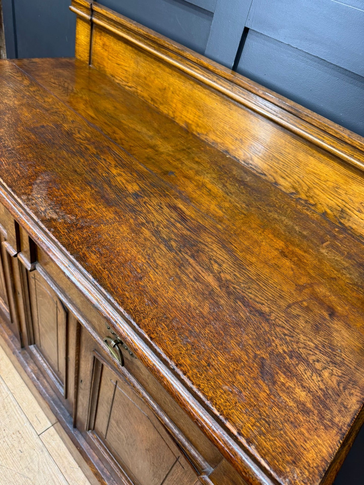 Victorian Oak Sideboard with Fitted Slide-Out Trays / Cupboard Drawers