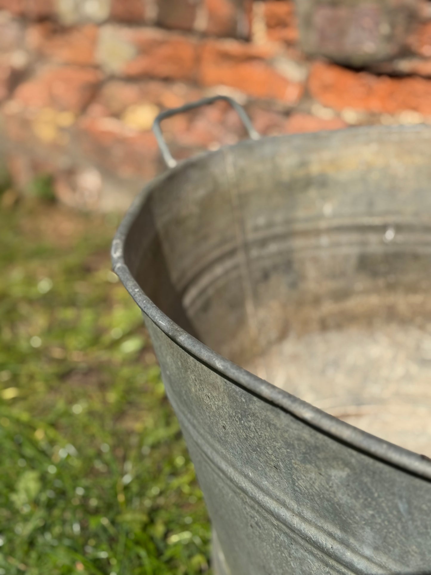 Vintage Galvanised Wash Tub  Trough Planter  / Lavender Planter Plant Pot A