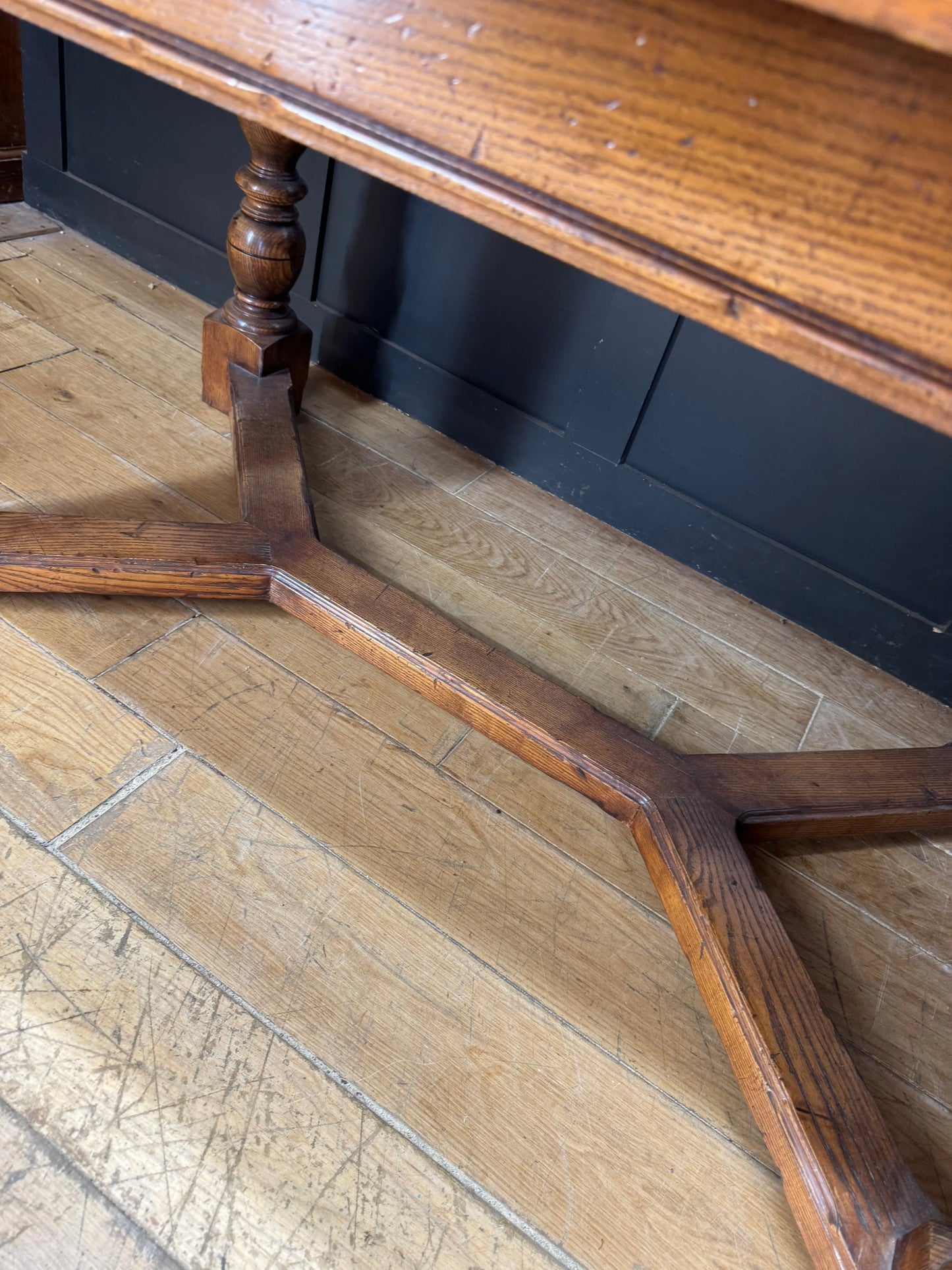 Large Vintage Oak Extending Refectory Dining Kitchen Table with Draw Leaf 275cm