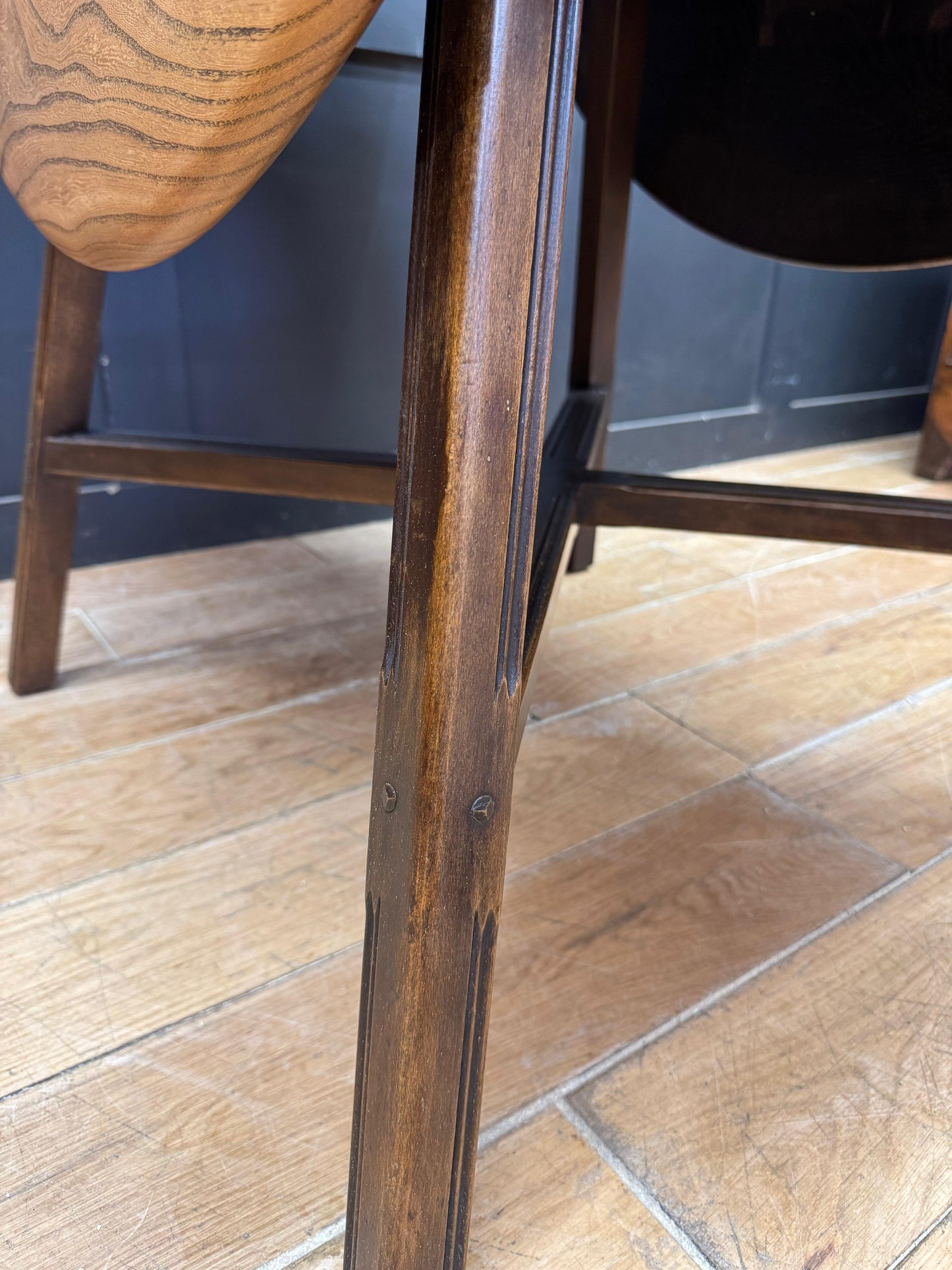 Ercol Elm Drop Leaf Dining Table / Vintage MCM Extending Round Kitchen Table