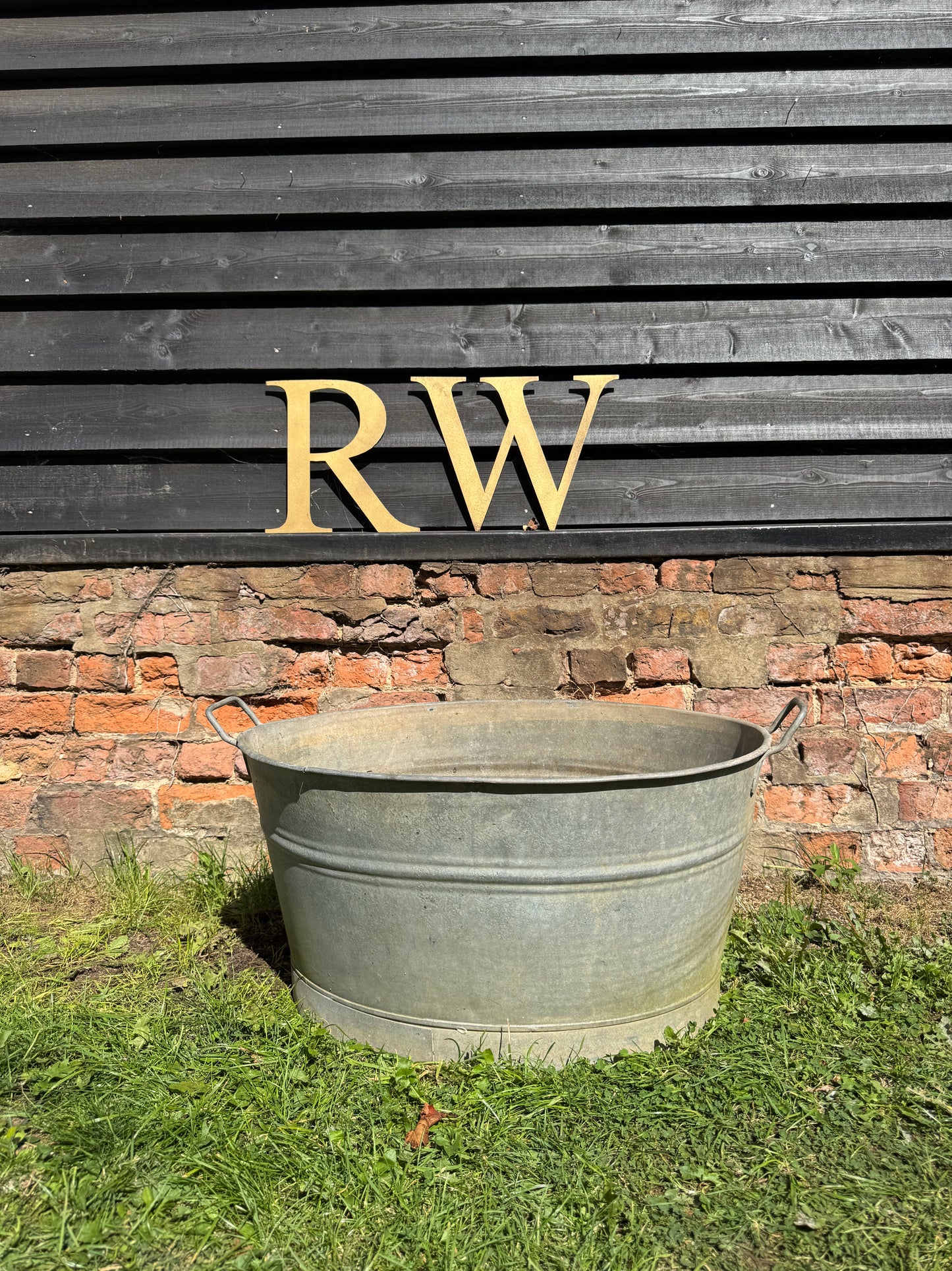 Vintage Galvanised Wash Tub  Trough Planter  / Lavender Planter Plant Pot A