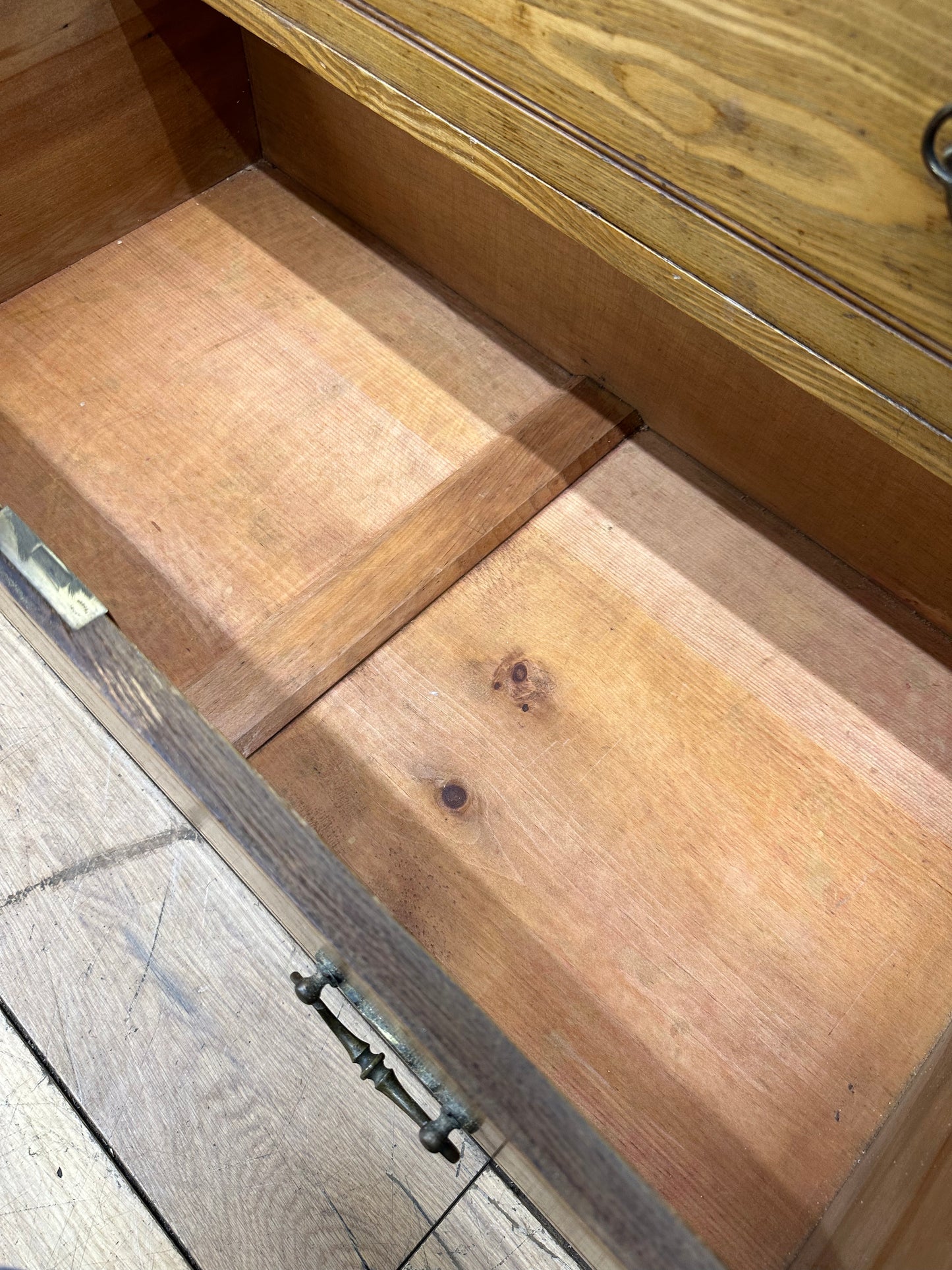 Antique Oak Chest Of Drawers / Bedroom Dresser  / Light Oak Drawers/ Storage
