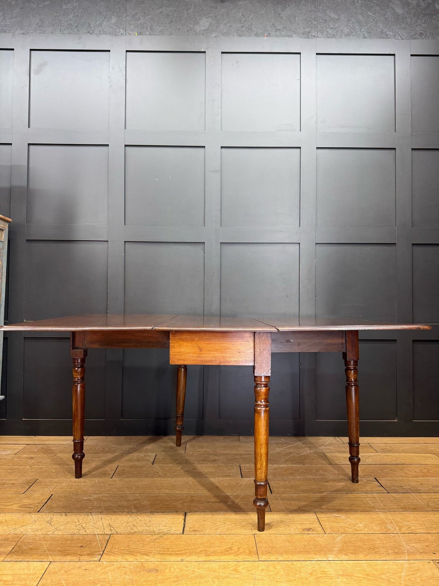 Antique Extending Mahogany Dining Table / Drop Leaf Sideboard / Ocassional