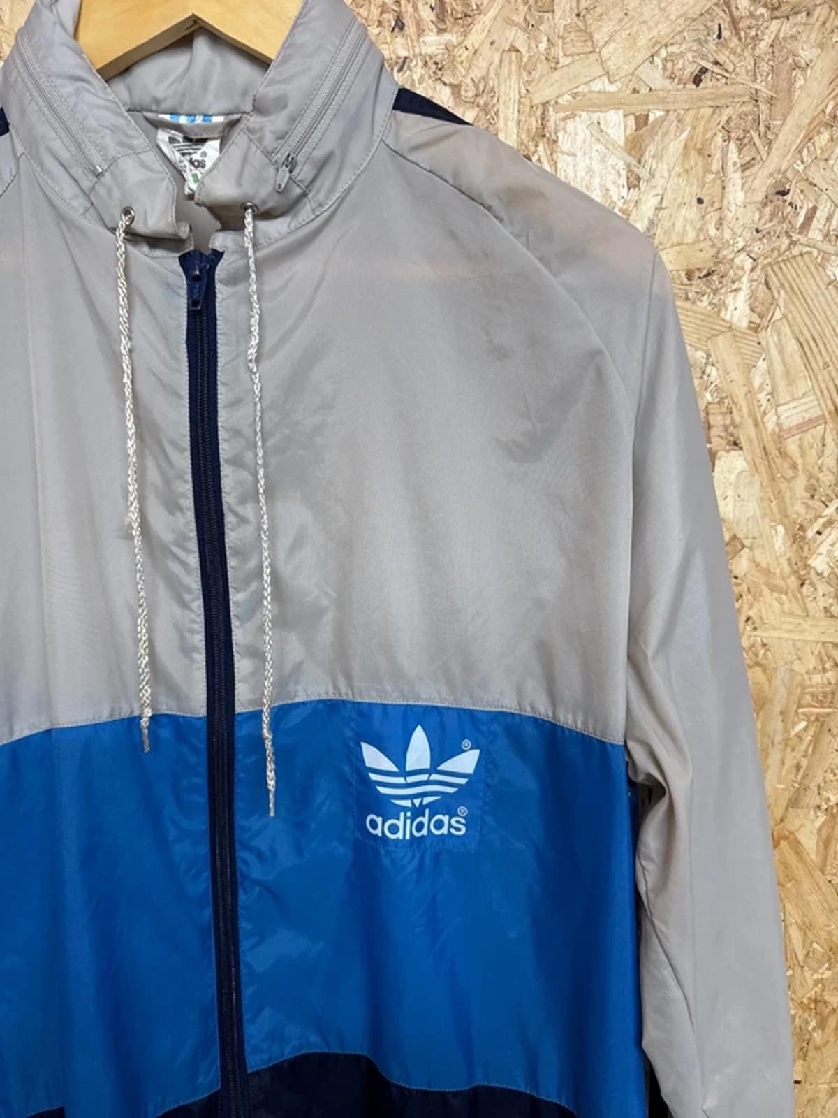 Vintage Adidas 1990s Windbreaker jacket #213