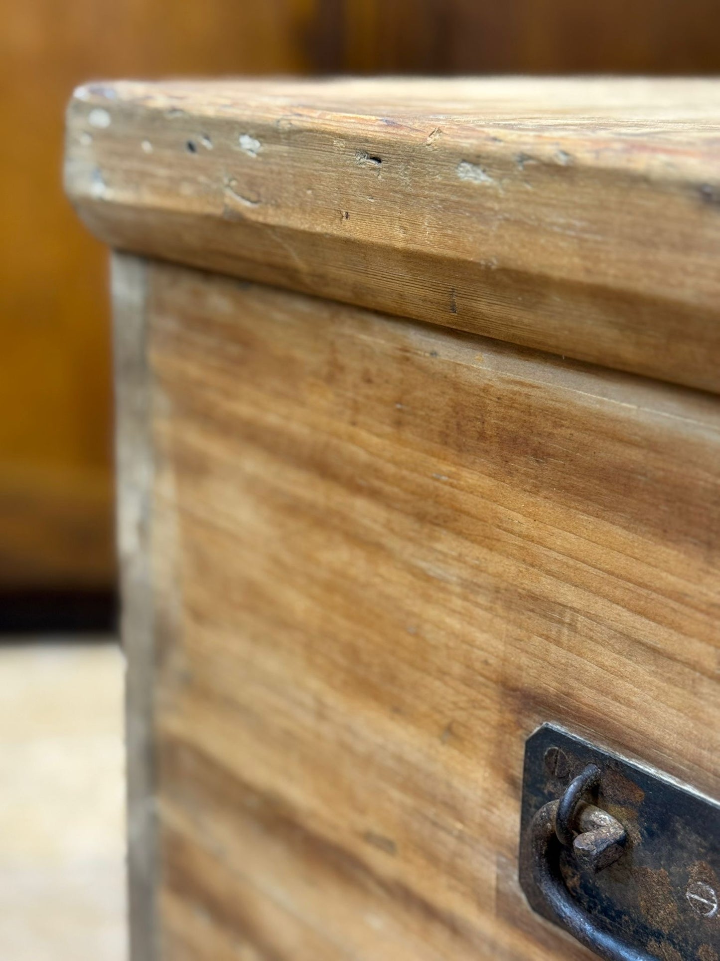 Antique Old Pine Trunk Chest / Storage Blanket Box / Coffee Table