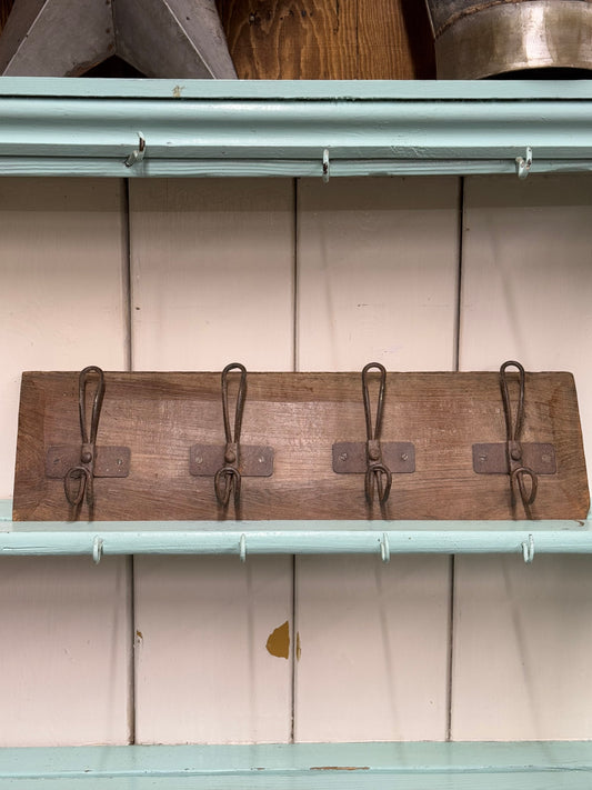 Reclaimed Wooden Coat Hooks / Vintage Rustic Coat Pegs / 4 Hook Coat Hat Rack O