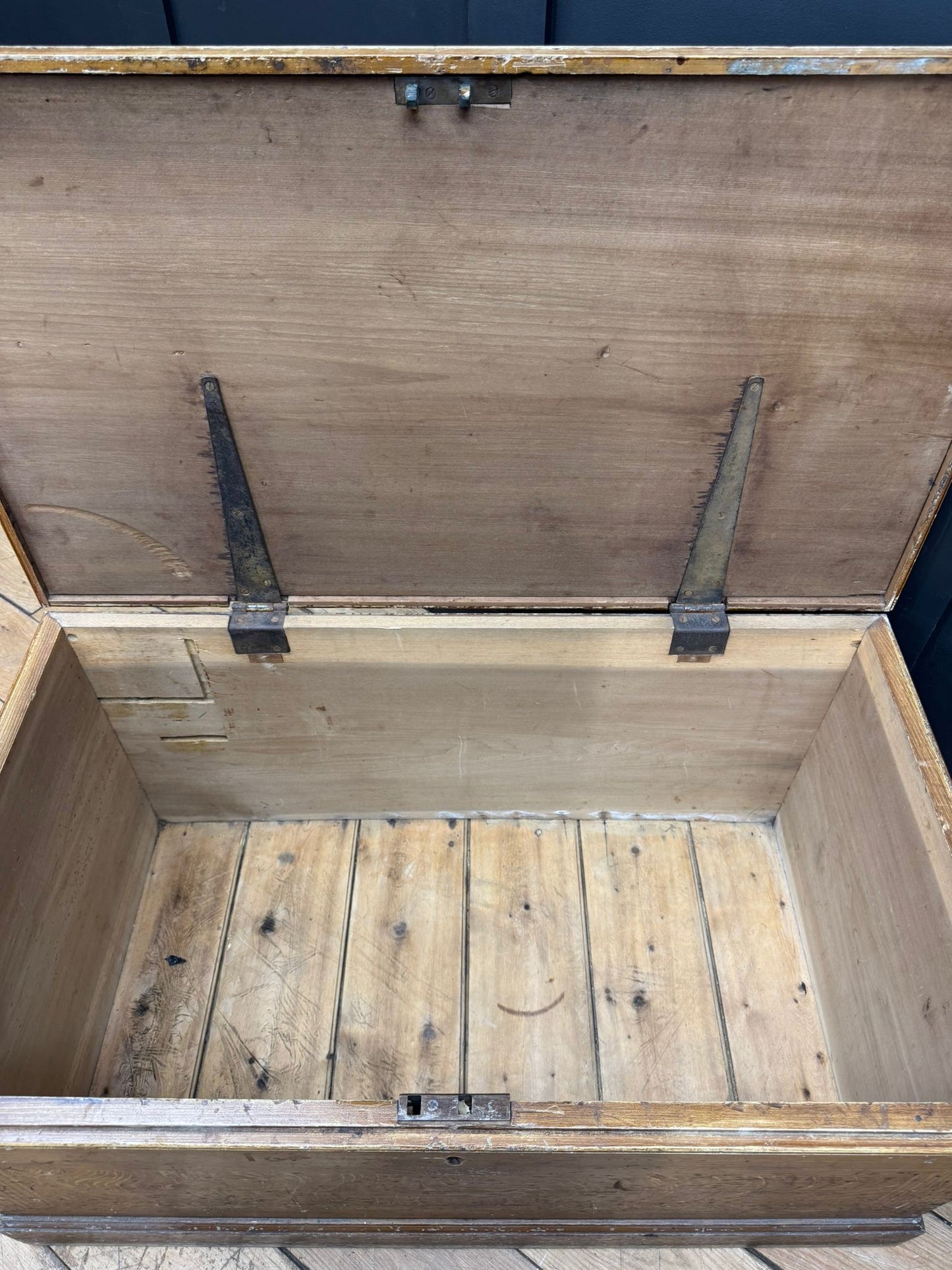 Antique Scumbled Pine Blanket Box / Storage Chest Coffee Table