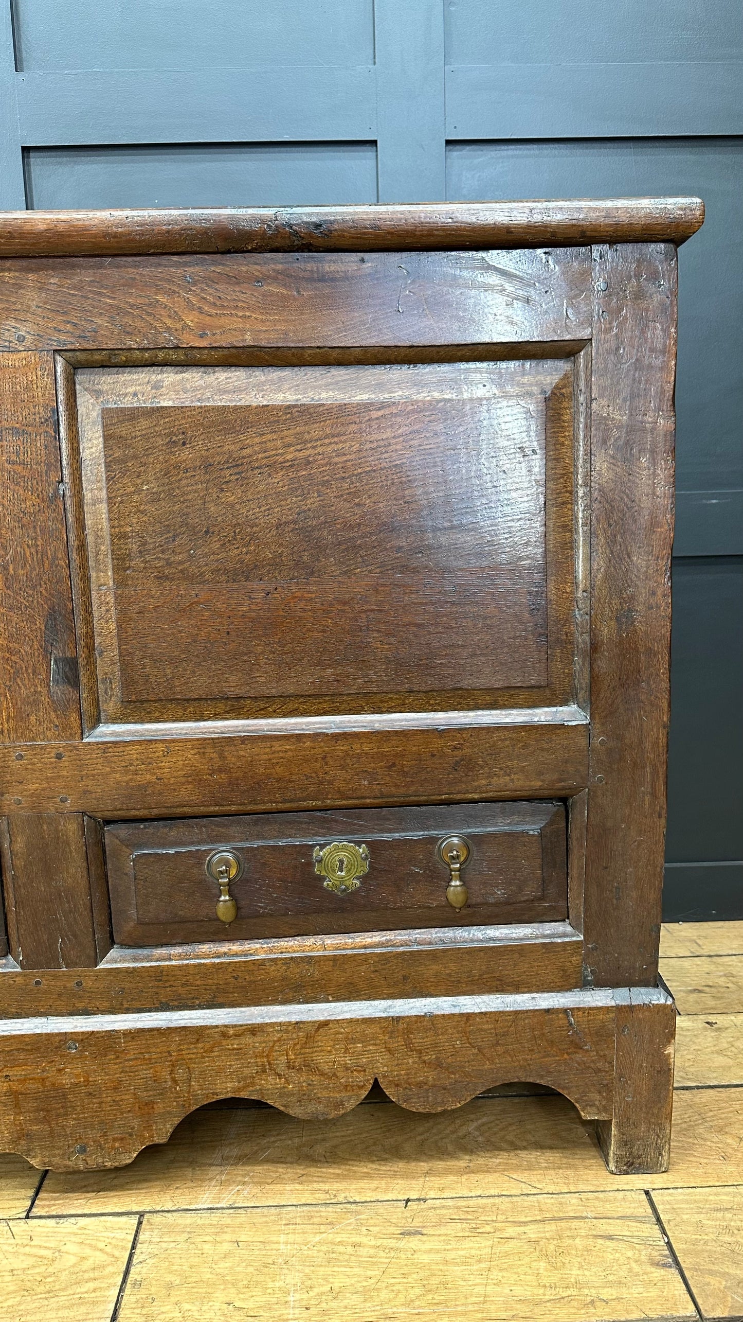 Antique Large Solid Oak Coffer / TV Stand / Antique Mule Chest/  Georgian Chest