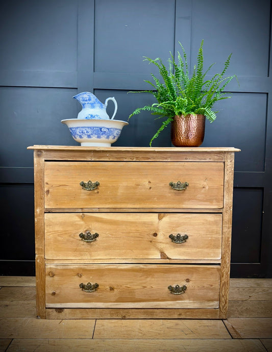 Rustic Pine Chest of Drawers – 3 Drawer Antique Style Bedroom Storage