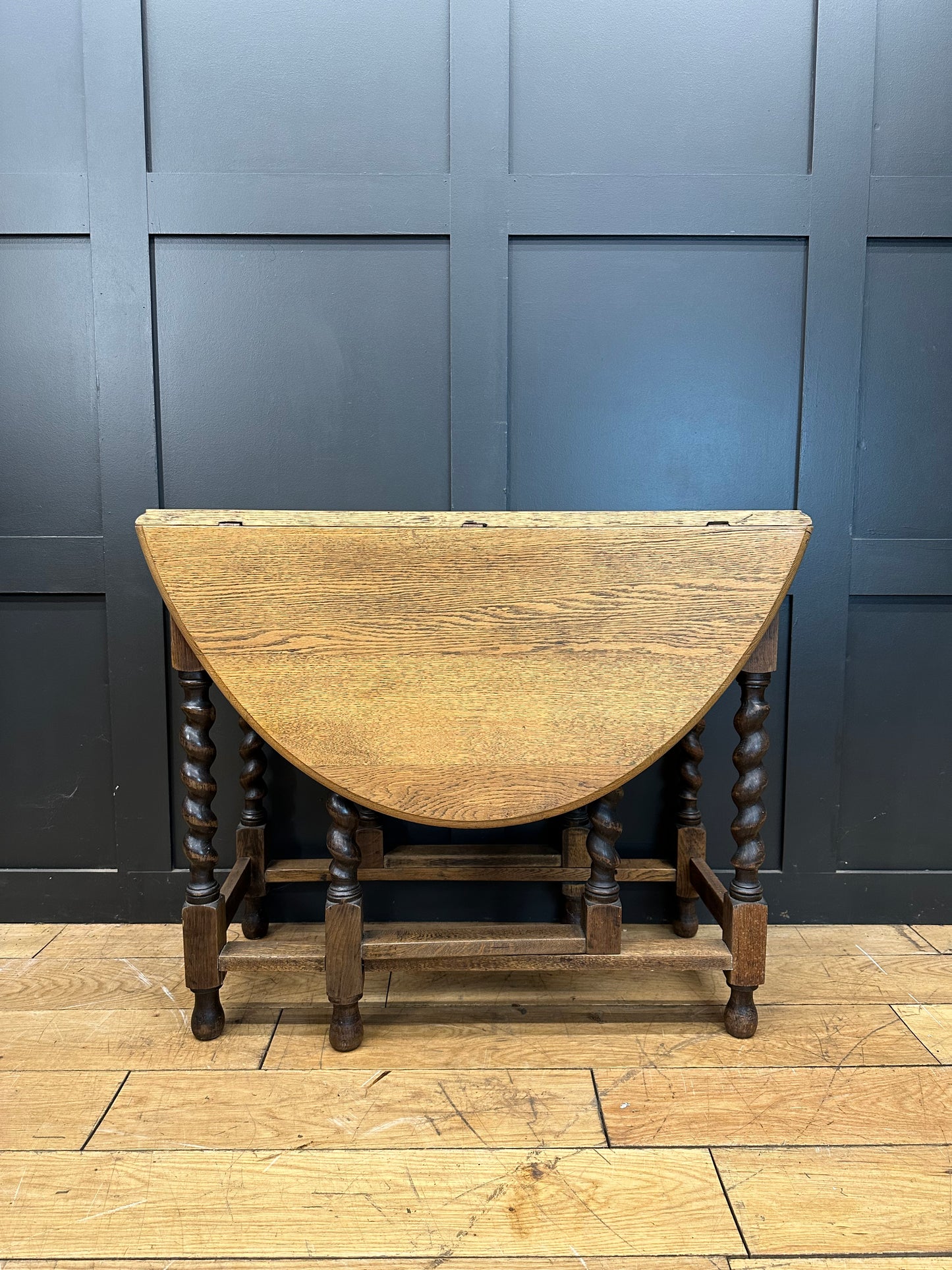 Antique Edwardian Oak Table / Extending Drop Leaf Occasional Table / Sideboard