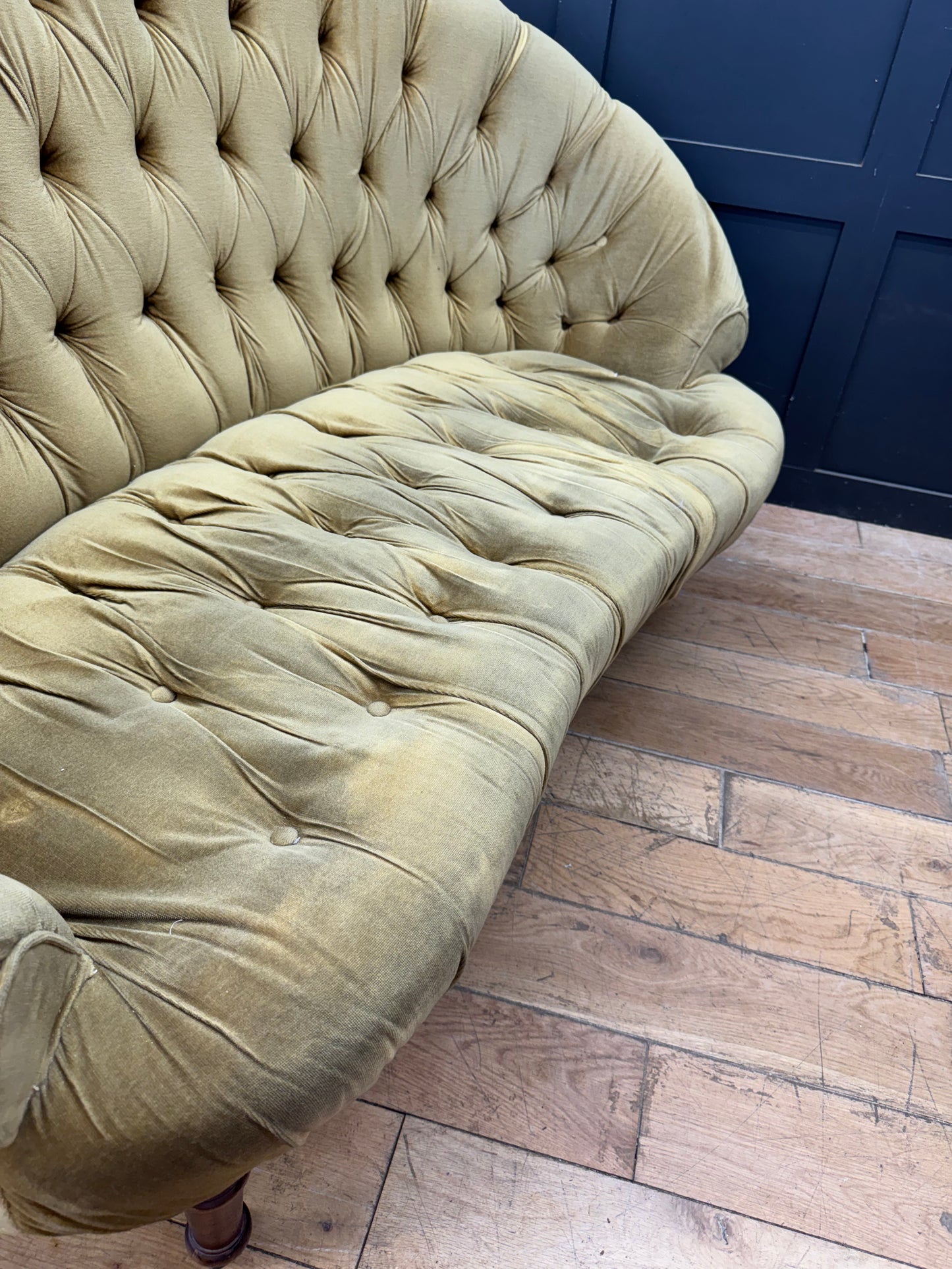 Victorian Style Button Back Sofa Settee Couch 2 Seater Dralon Castors Clam Back