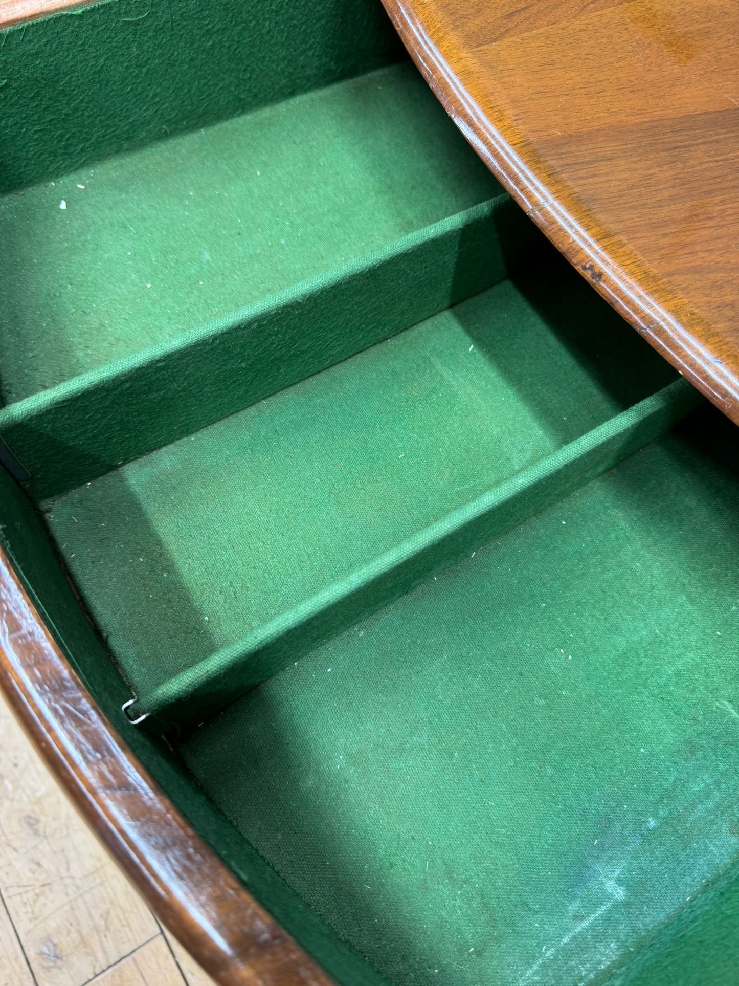Vintage Art Deco Style Walnut Veneer Cocktail Drinks Cabinet Sideboard