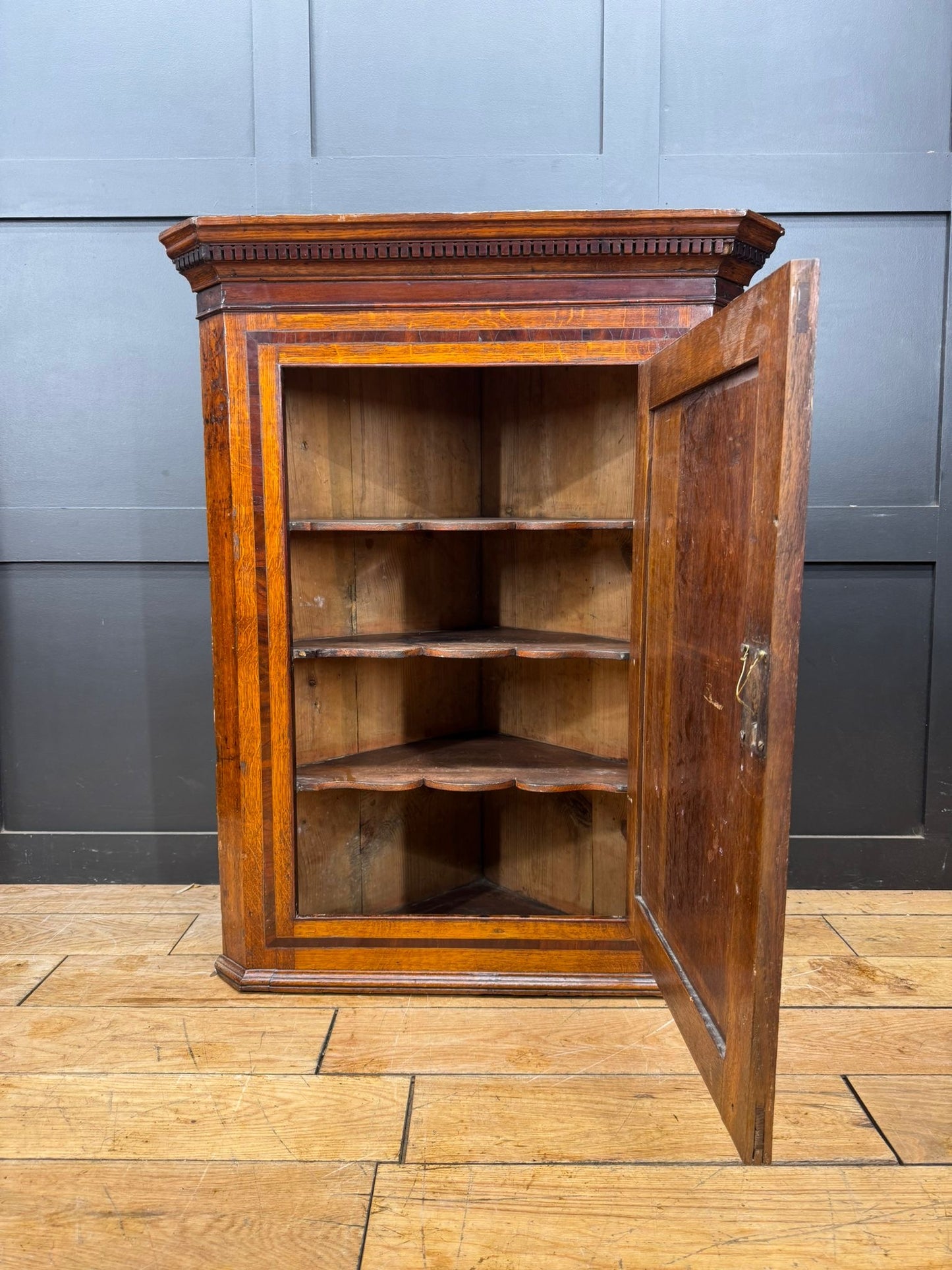 Georgian Oak Wall Corner Cupboard / Hanging Corner Cabinet / Hall Storage