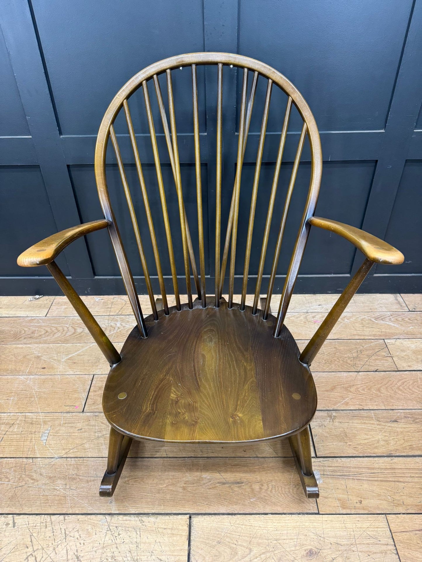 Ercol Grandfather Rocking Chair Model 315 With Original Cushions / Armchair B
