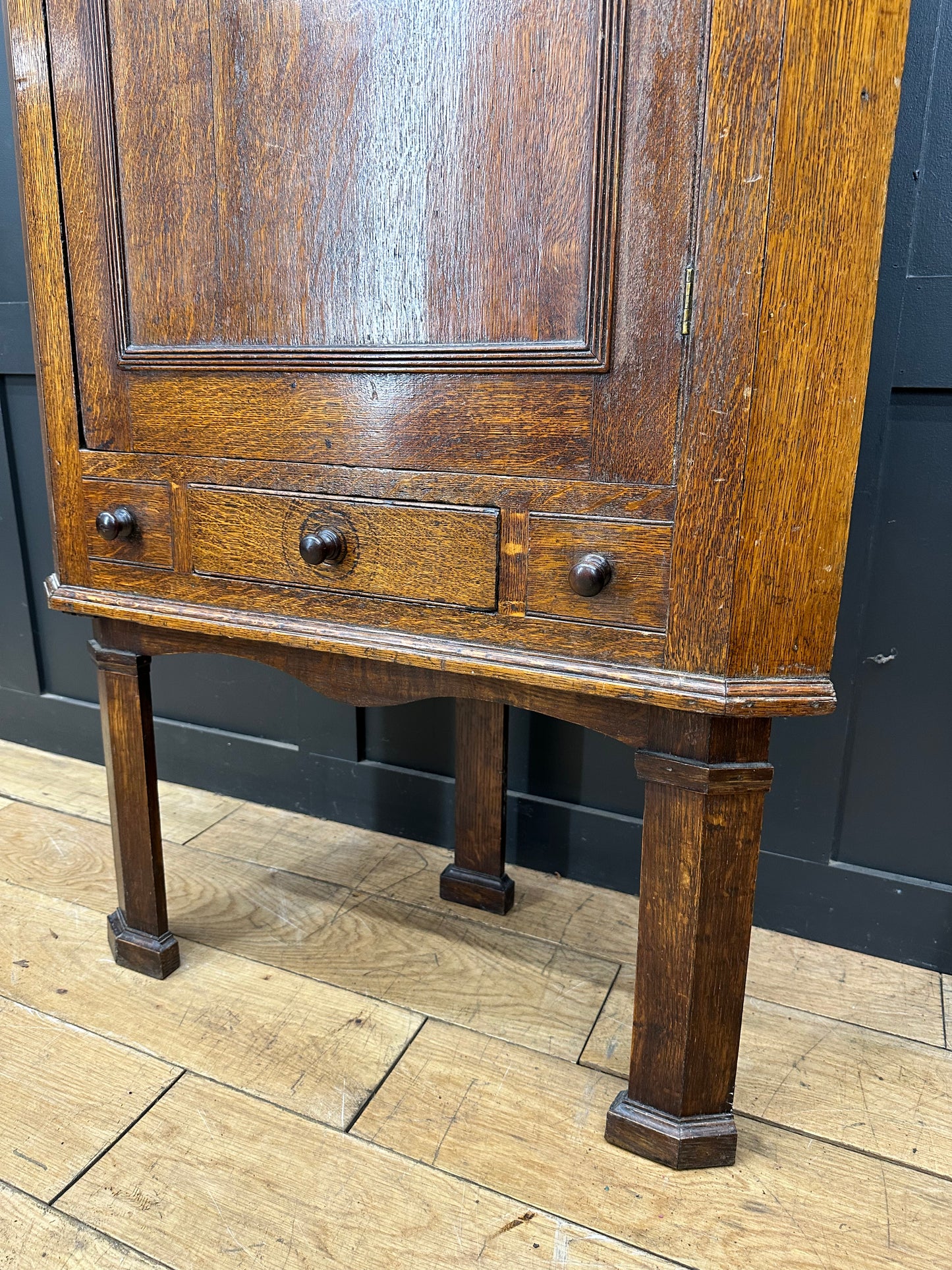 Antique Corner Cupboard / Solid Oak / Georgian Corner Cabinet / George III