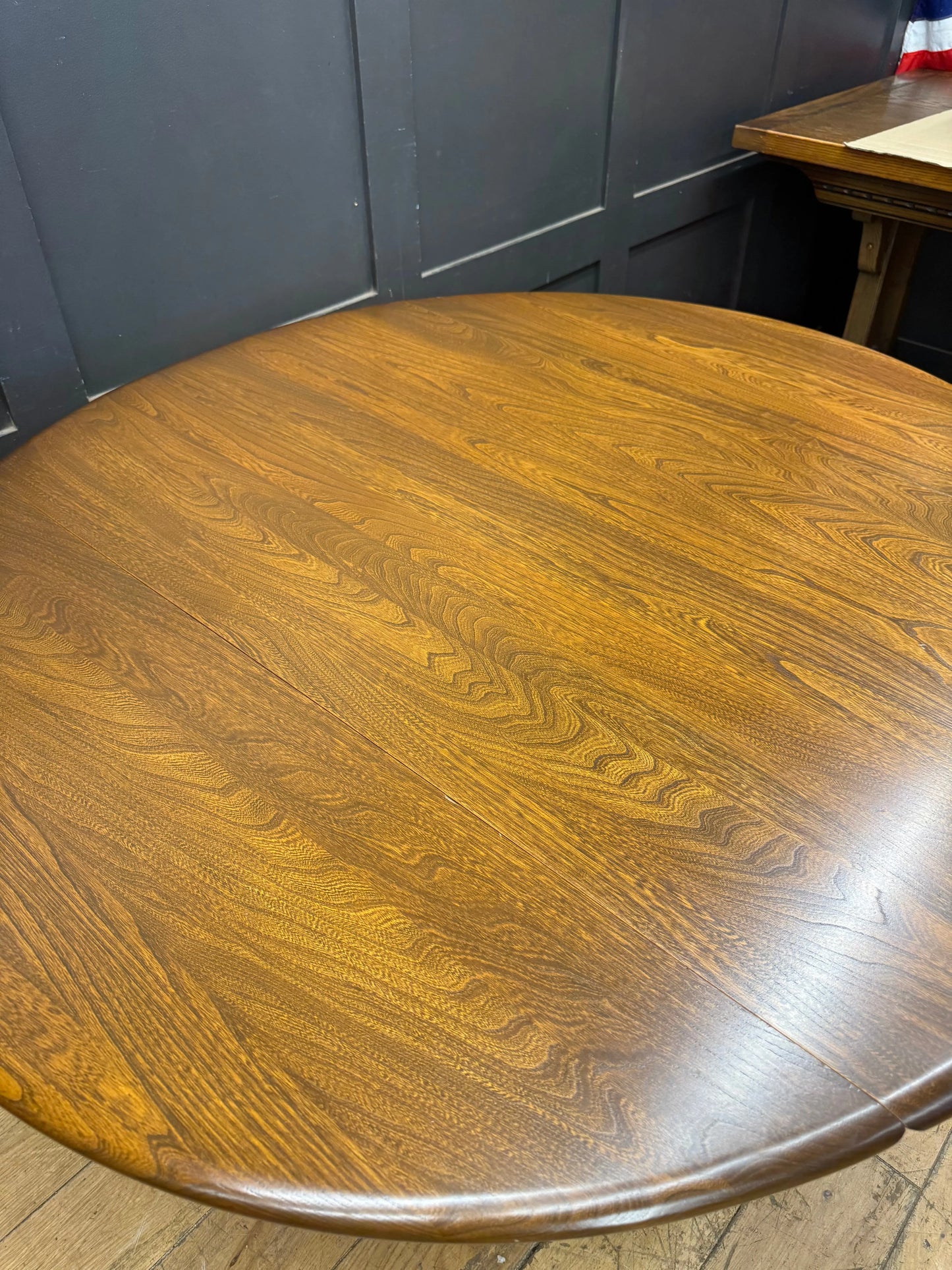 Ercol Chichester 945 Solid Elm Drop Leaf Extending Kitchen Dining Table