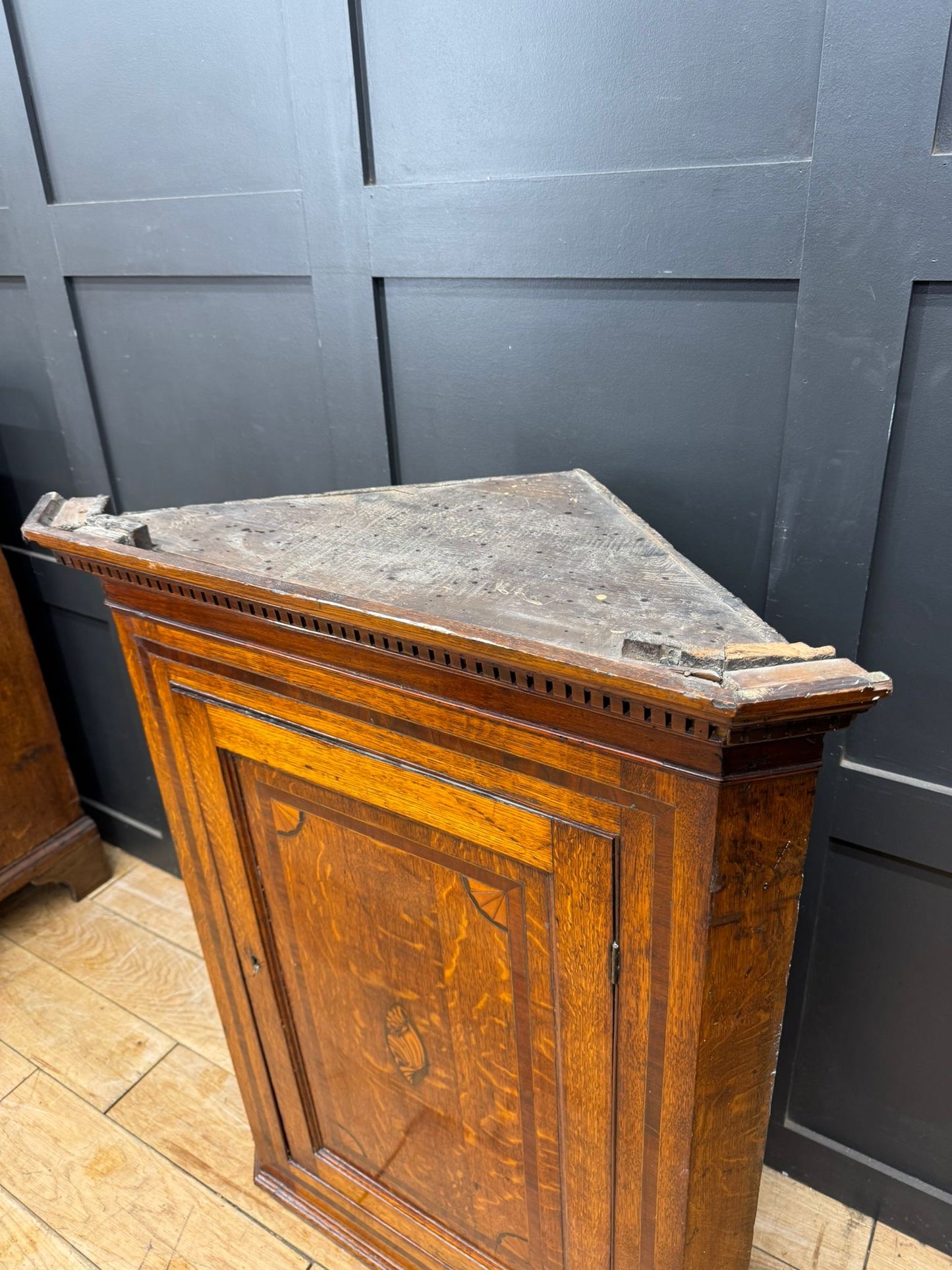 Georgian Oak Wall Corner Cupboard / Hanging Corner Cabinet / Hall Storage