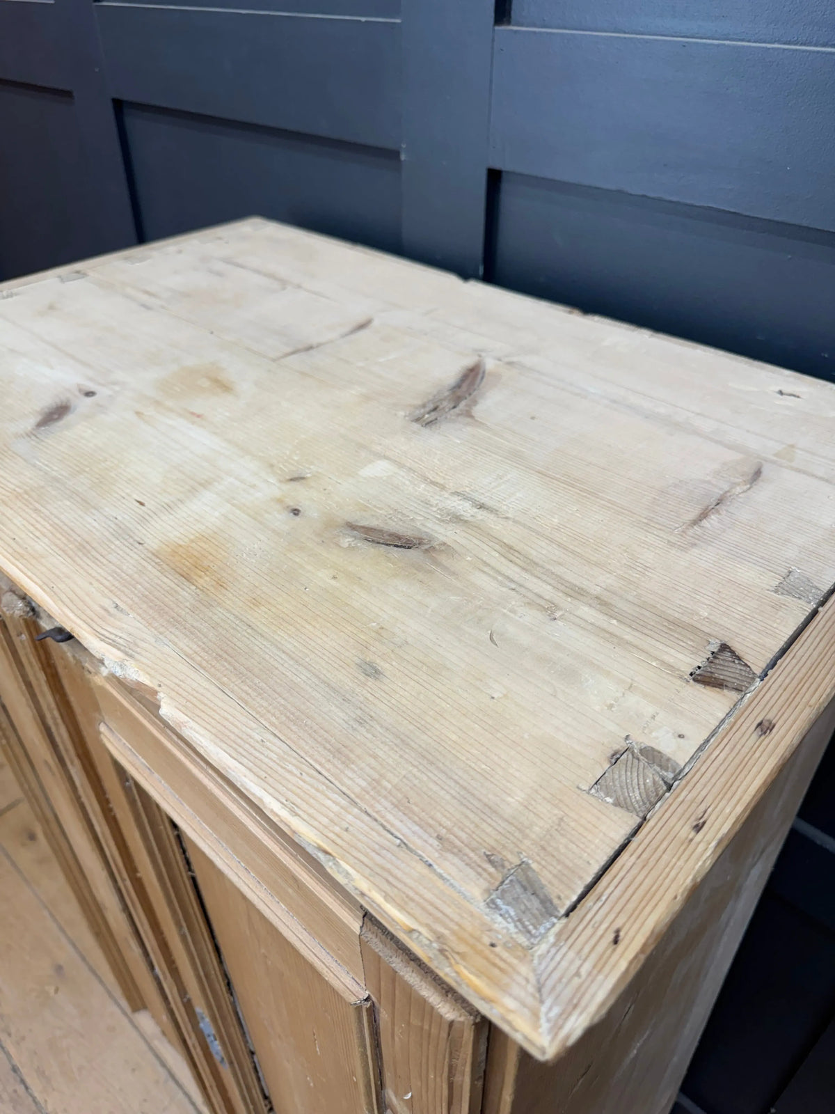 Antique Rustic Pine Double Door Cupboard Kitchen Hallway Storage Cabinet