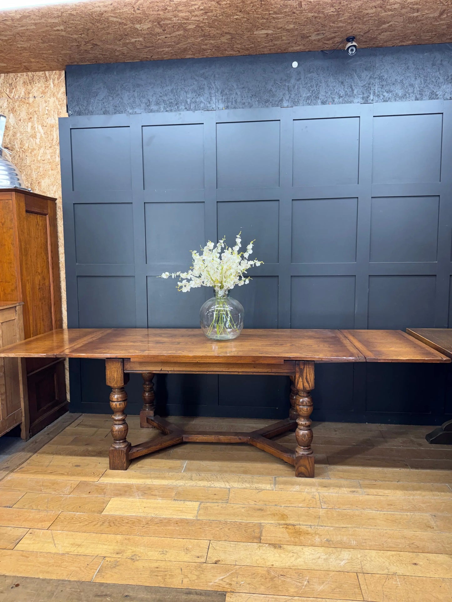 Large Vintage Oak Extending Refectory Dining Kitchen Table with Draw Leaf 275cm