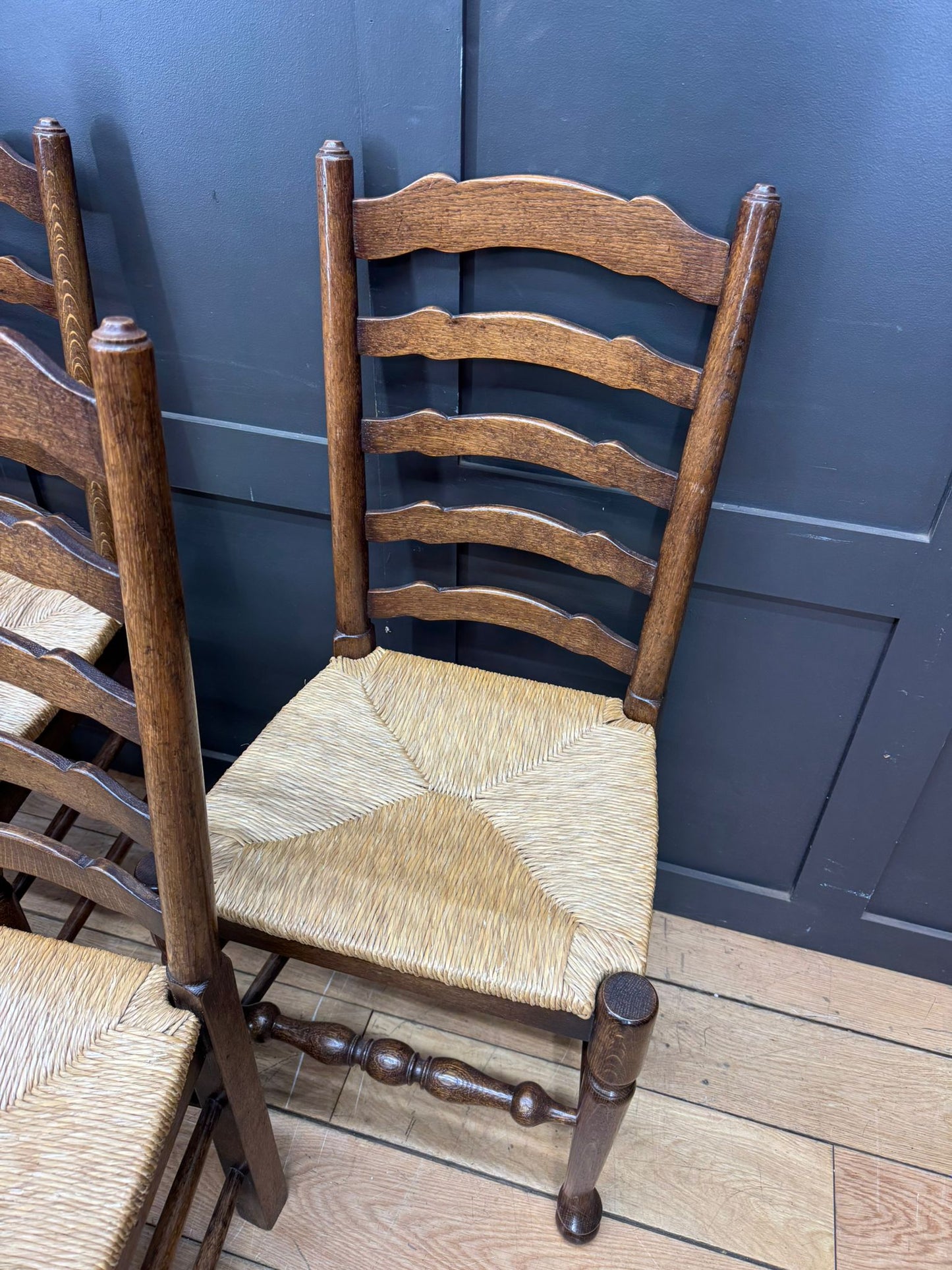 Set of 6 Vintage Oak Ladderback Dining Chairs with Rush Seats inc Carver