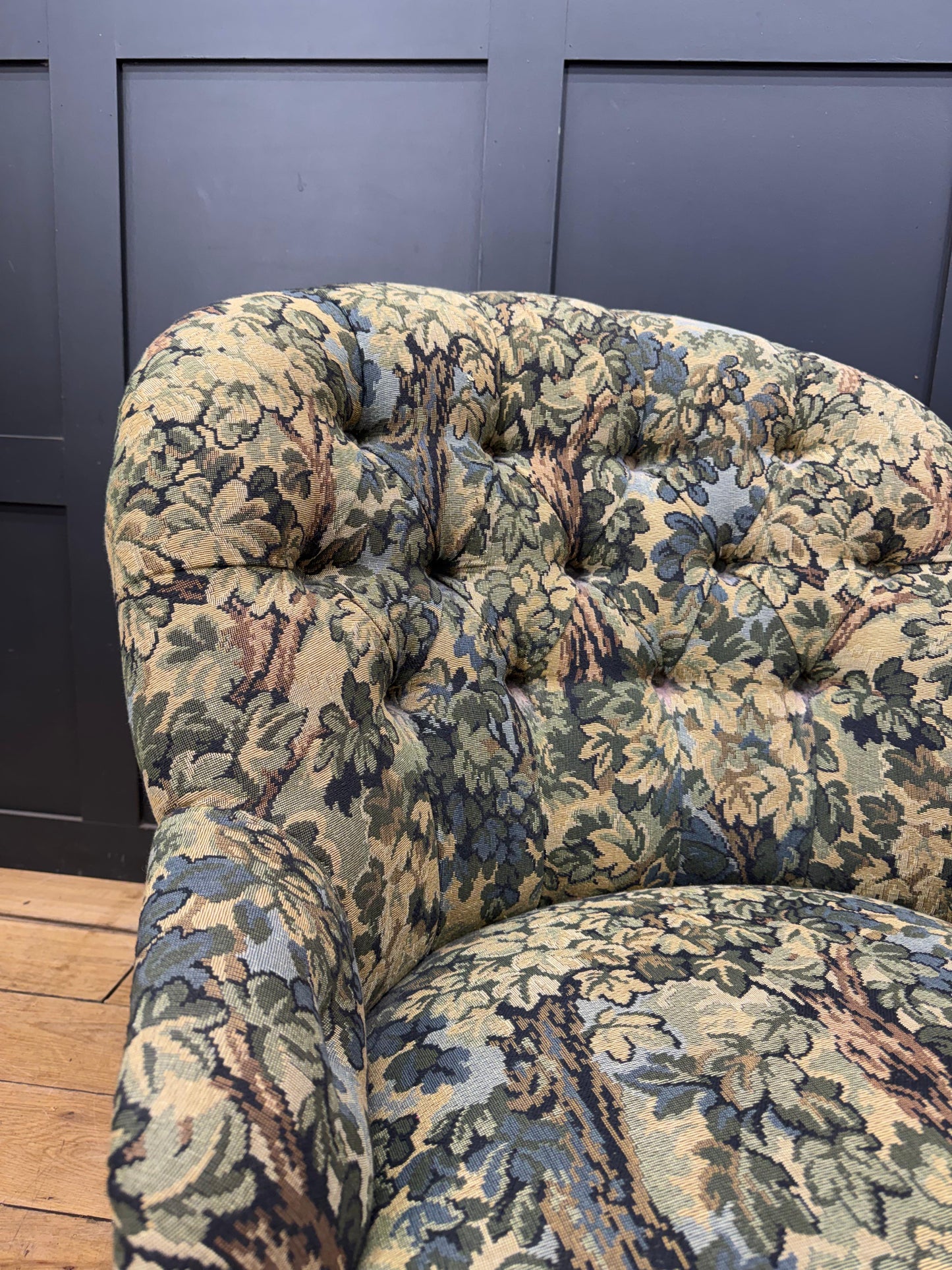 Vintage Floral Buttoned Nursing Chair Victorian Style Bedroom Chair Armchair