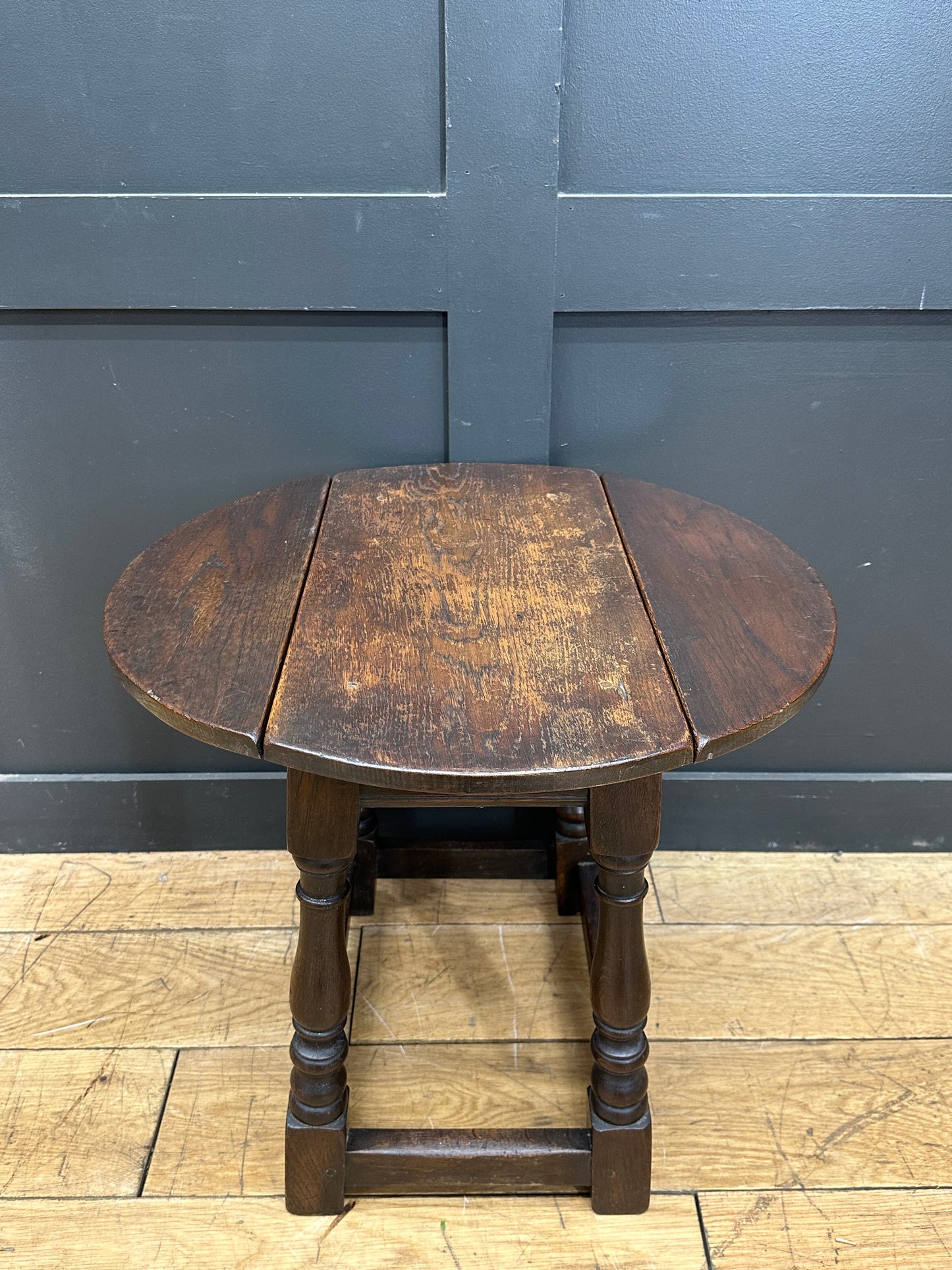 Vintage Traditional Oak Coffee Table / Extending Side Table / Rustic Furniture