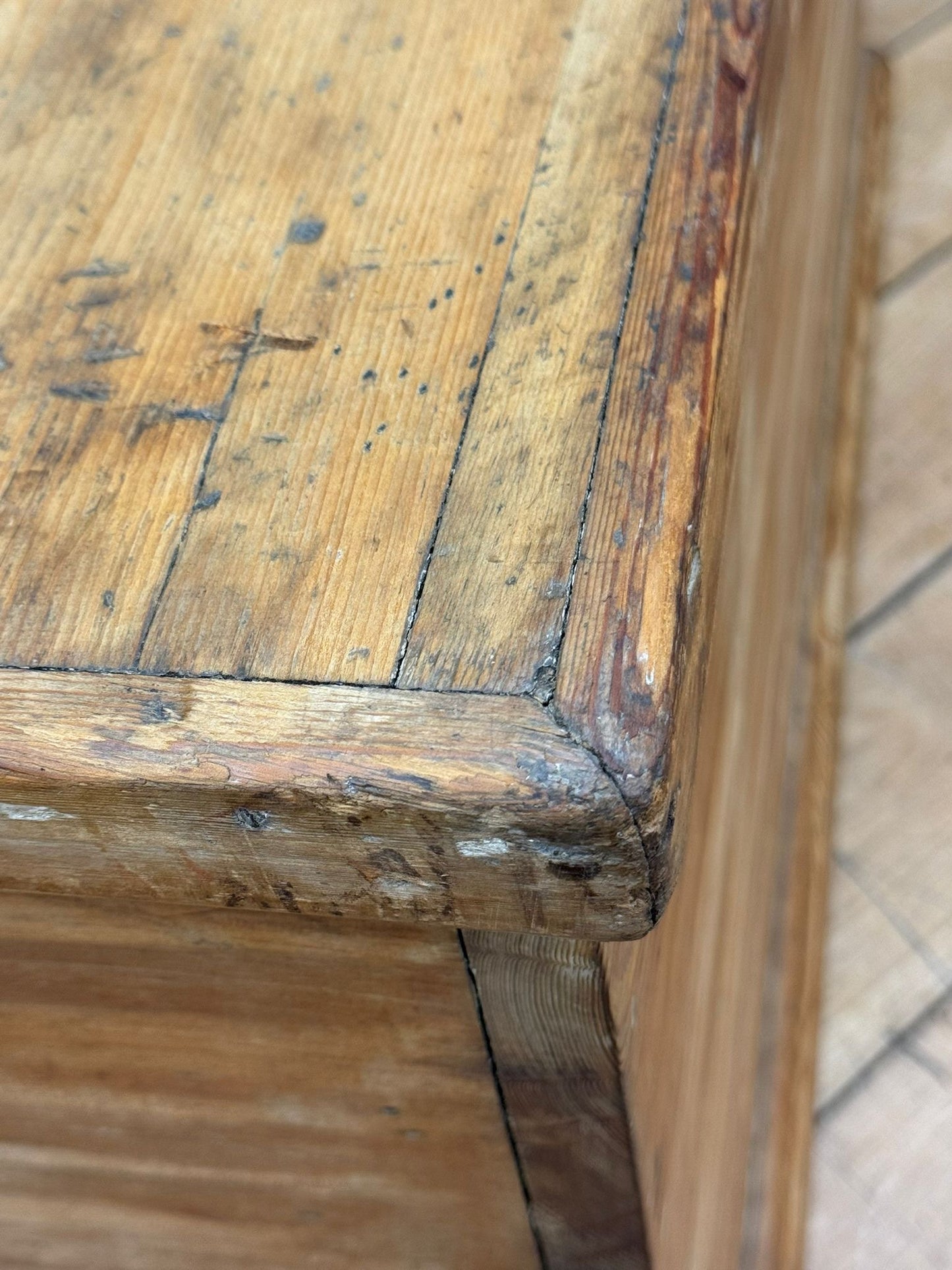 Antique Old Pine Trunk Chest / Storage Blanket Box / Coffee Table