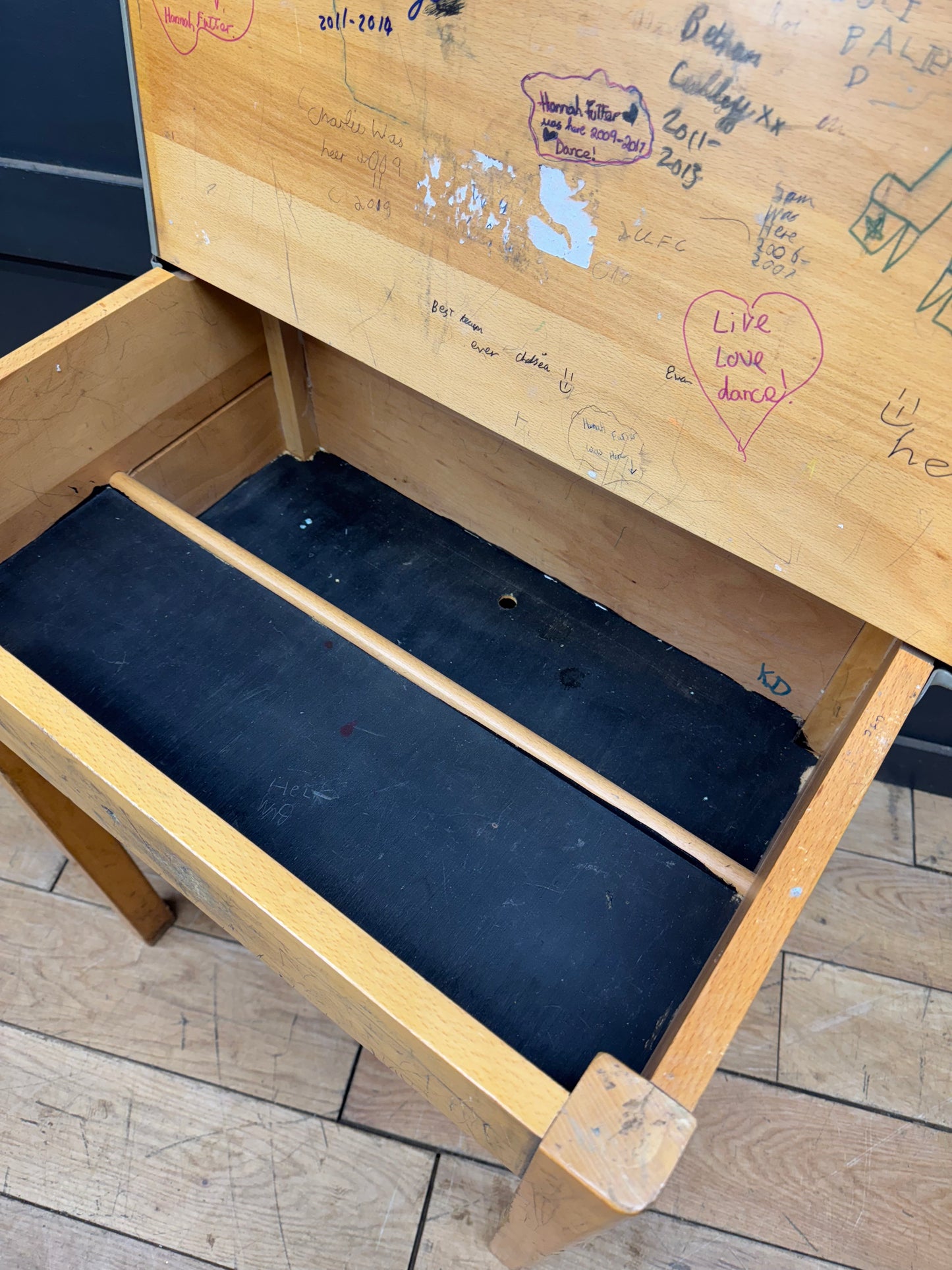 Vintage School Desk / Home Schooling Desk / Child’s Desk / Small Desk table