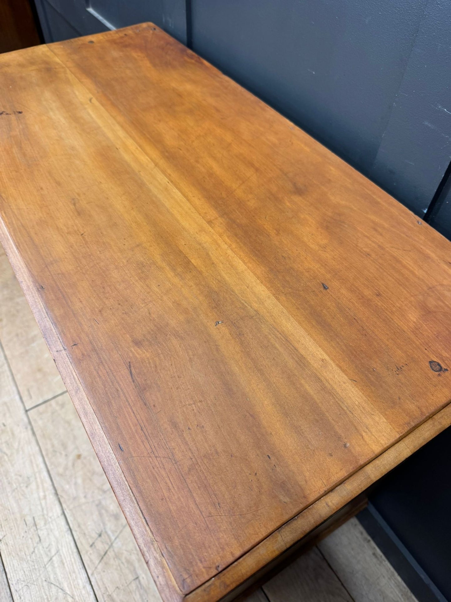 Edwardian Satinwood Chest of Drawers with Four Graduated Drawers