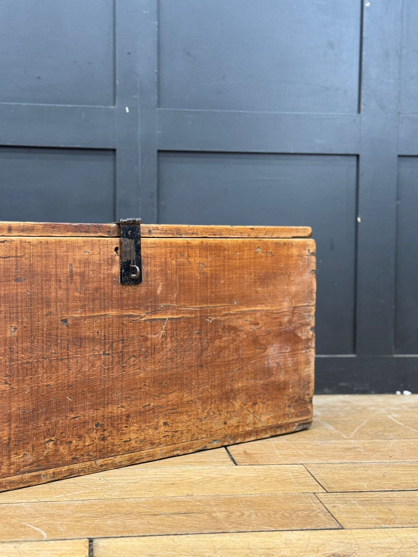 Antique Pine Storage Chest – Rustic Blanket Box / Coffee Table Trunk