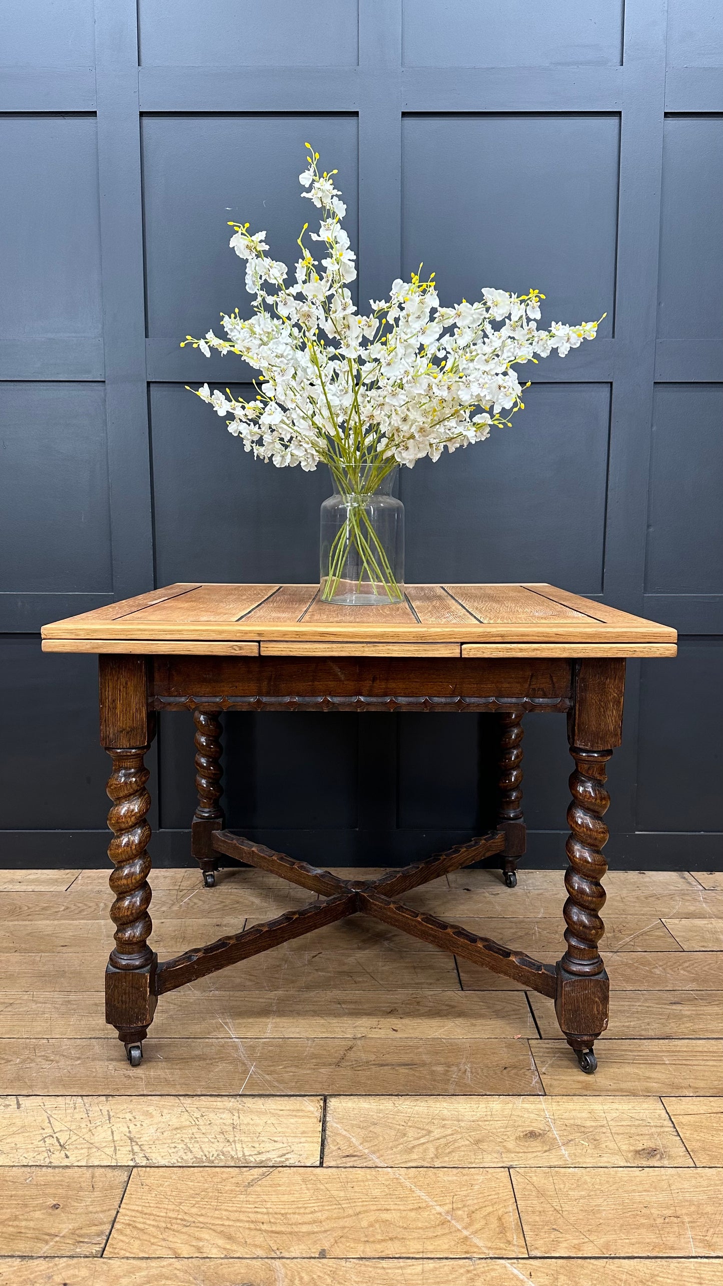 Vintage Oak Dining Table  / Kitchen Table / Draw Leaf Table / Extending Table