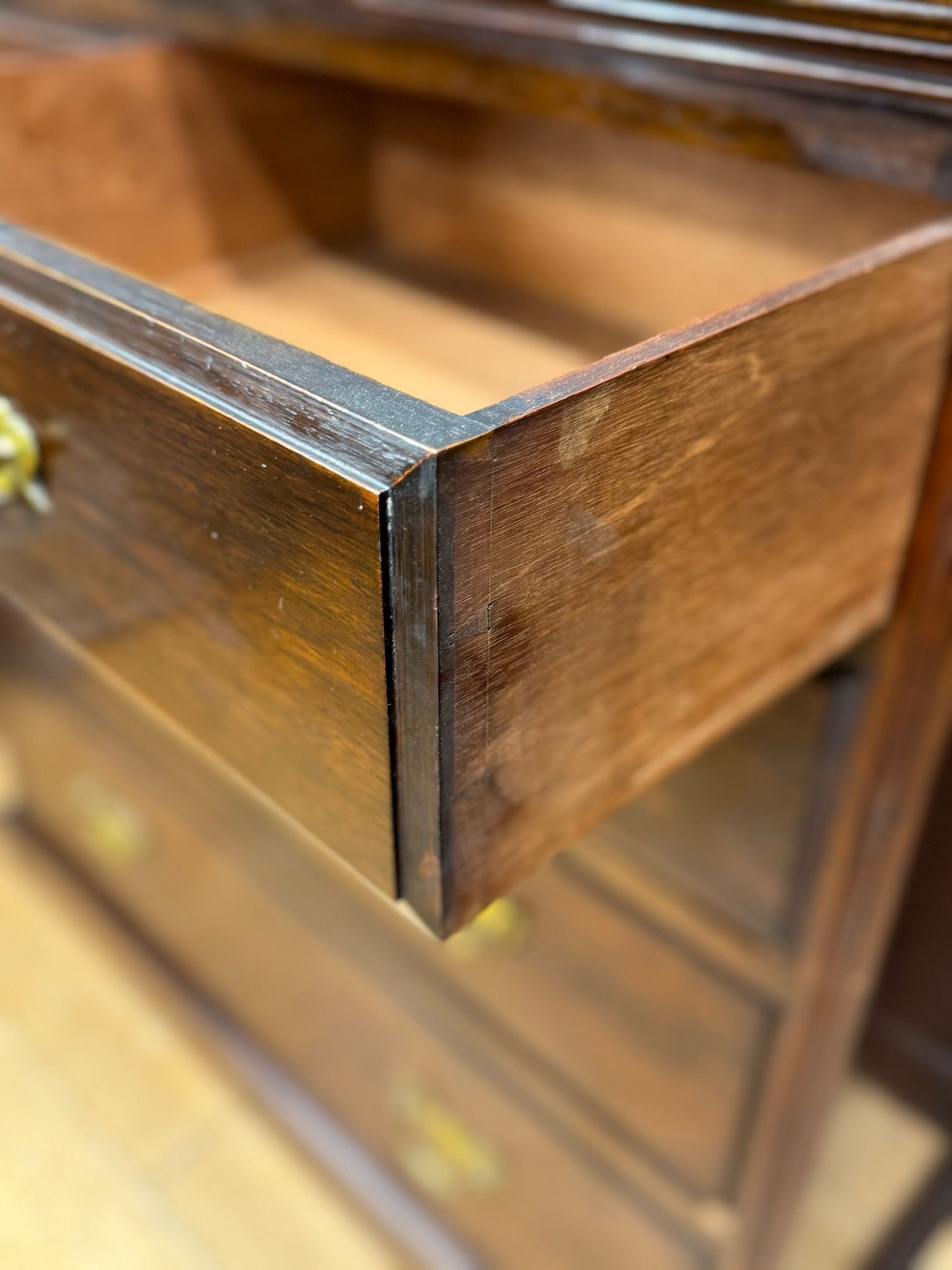 Antique Mahogany Chest Of Drawers / Bedroom Clothes Storage Drawers / 19th.C