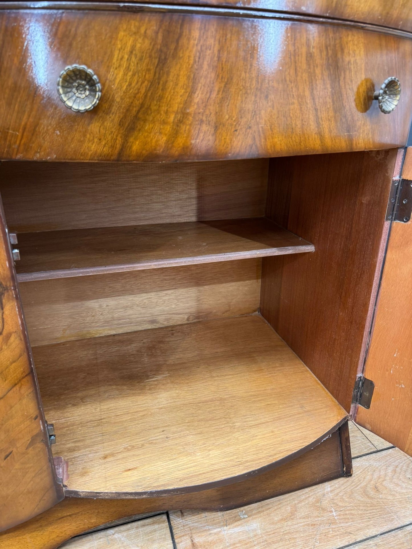 Vintage Art Deco Style Walnut Veneer Cocktail Drinks Cabinet Sideboard