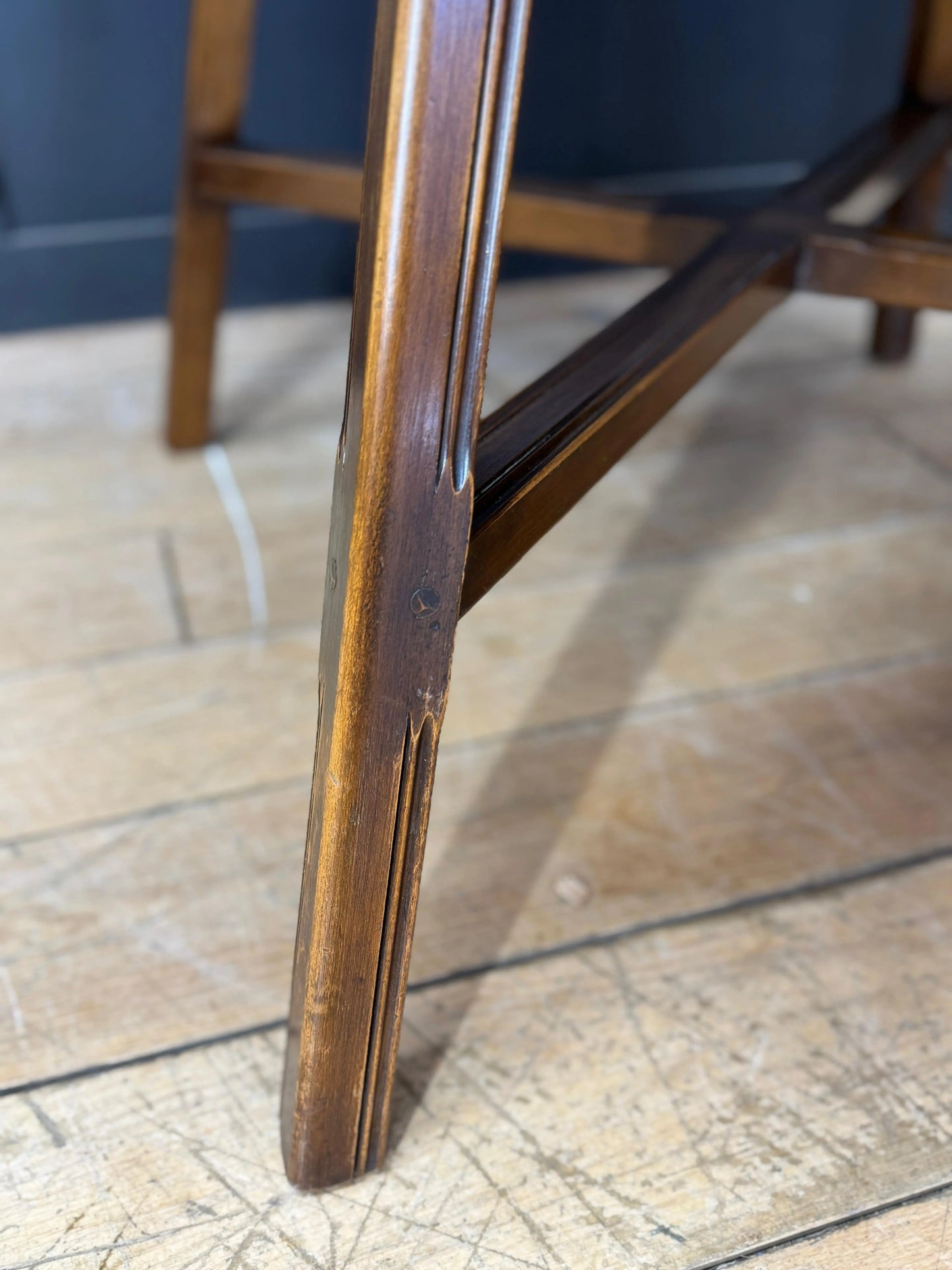 Ercol Elm Drop Leaf Dining Table  / Vintage Retro Extending Round Kitchen Table RUSTIC WAREHOUSE NORFOLK