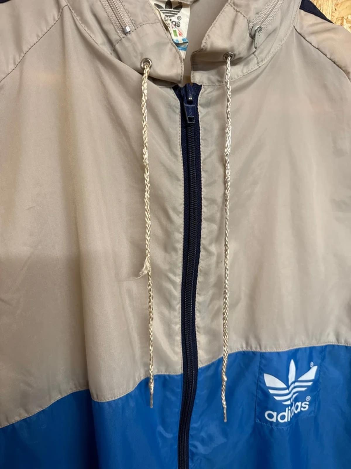 Vintage Adidas 1990s Windbreaker jacket #213