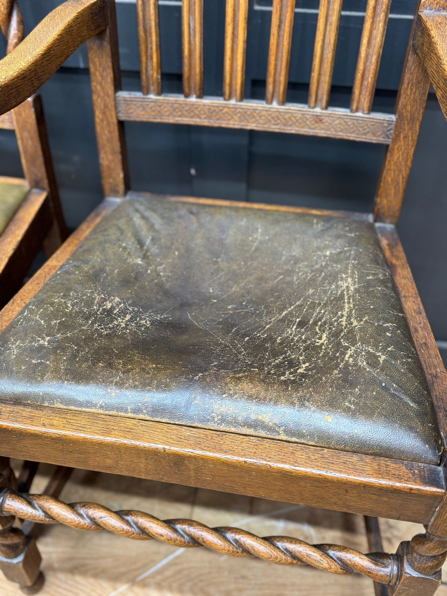 Set of 6 Antique Oak Barley Twist Dining Chairs inc Carvers