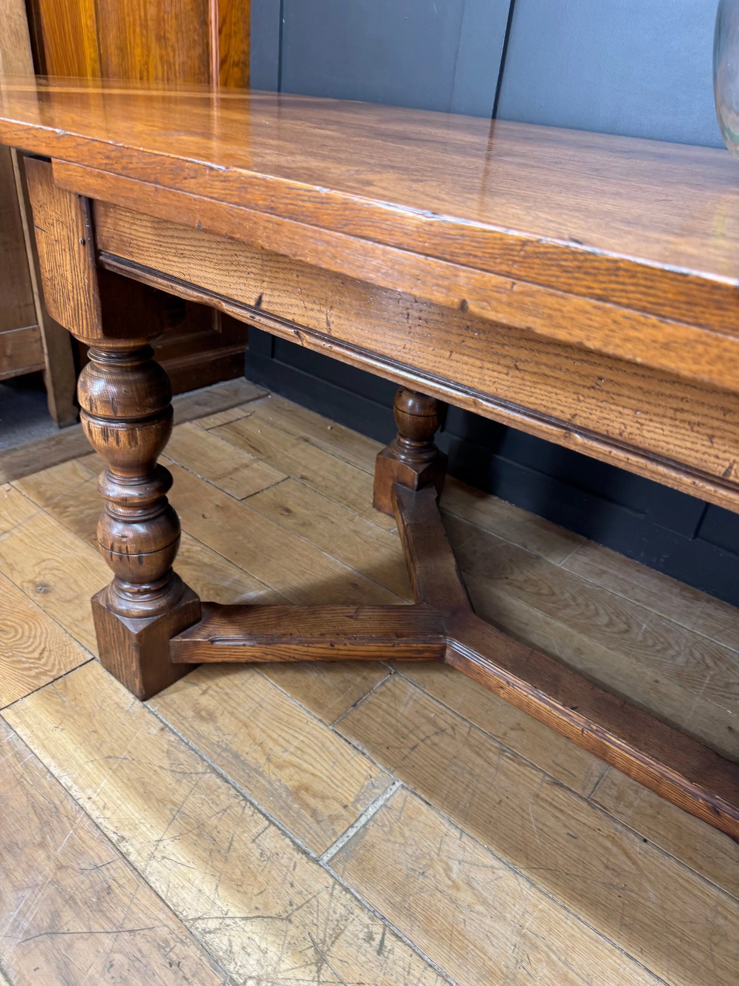 Large Vintage Oak Extending Refectory Dining Kitchen Table with Draw Leaf 275cm