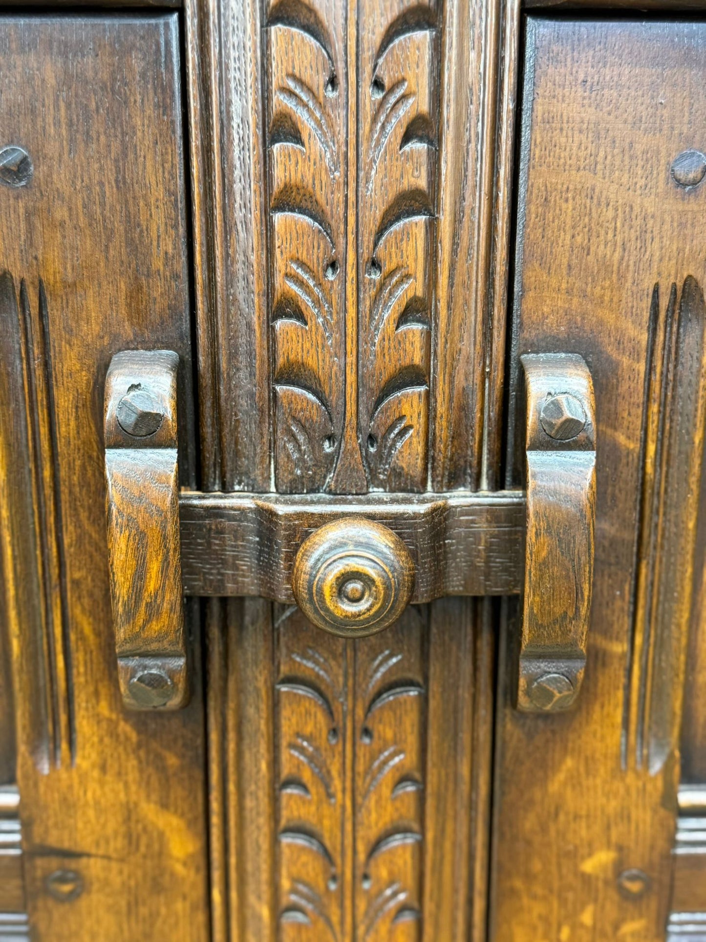 Ercol Old Colonial Large Sideboard – Oak, Carved Panel, Vintage Buffet Cupboard