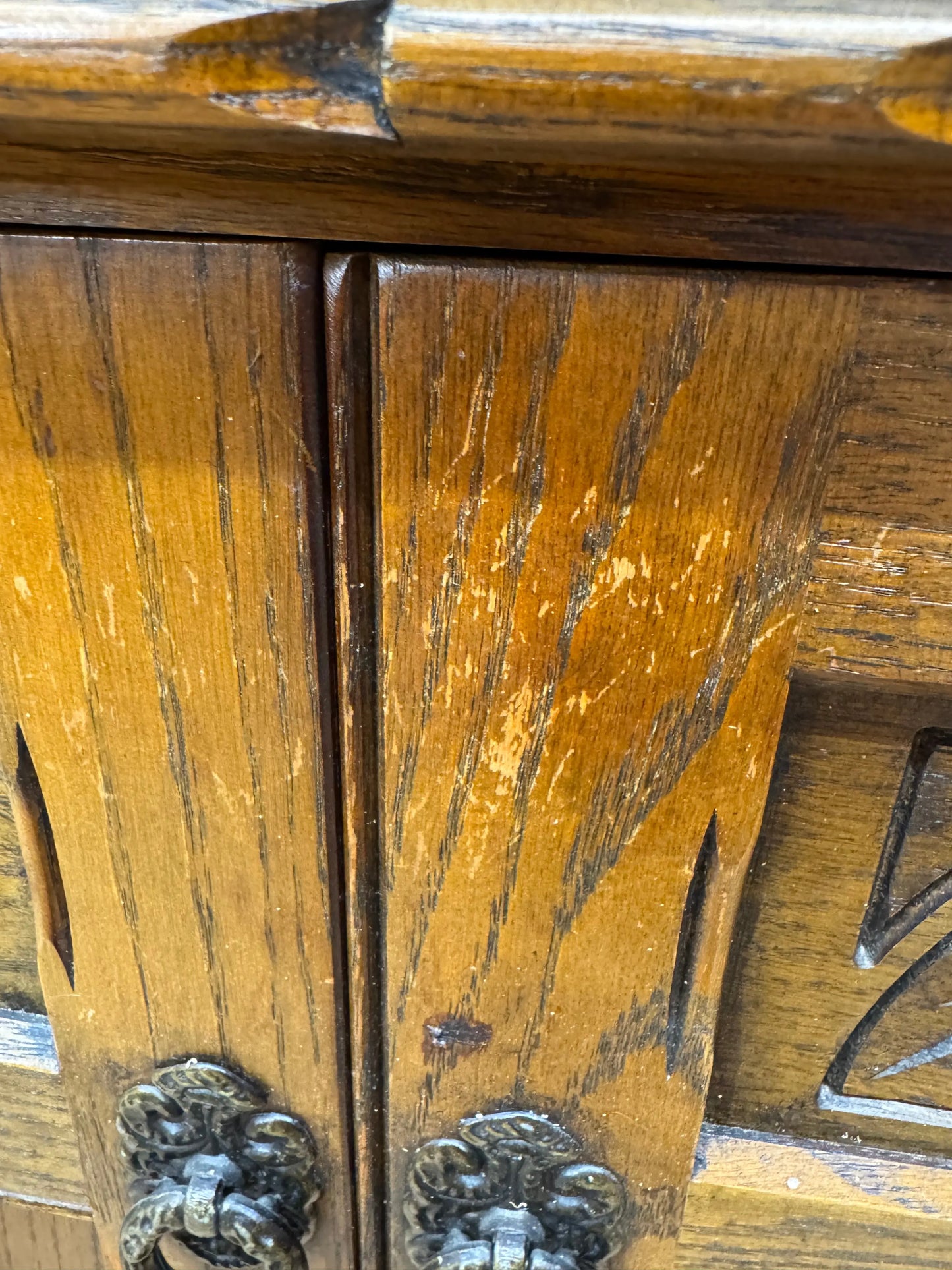 Old Charm Oak Sideboard Large Vintage Carved Cupboard Dresser Cabinet TV Stand