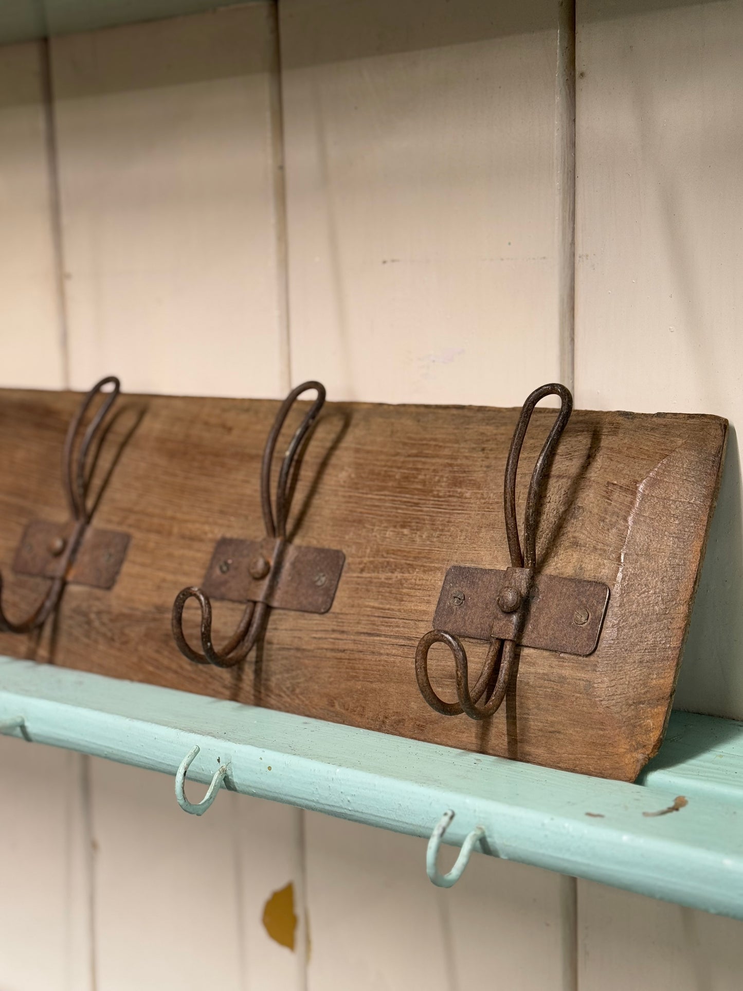Reclaimed Wooden Coat Hooks / Vintage Rustic Coat Pegs / 4 Hook Coat Hat Rack O