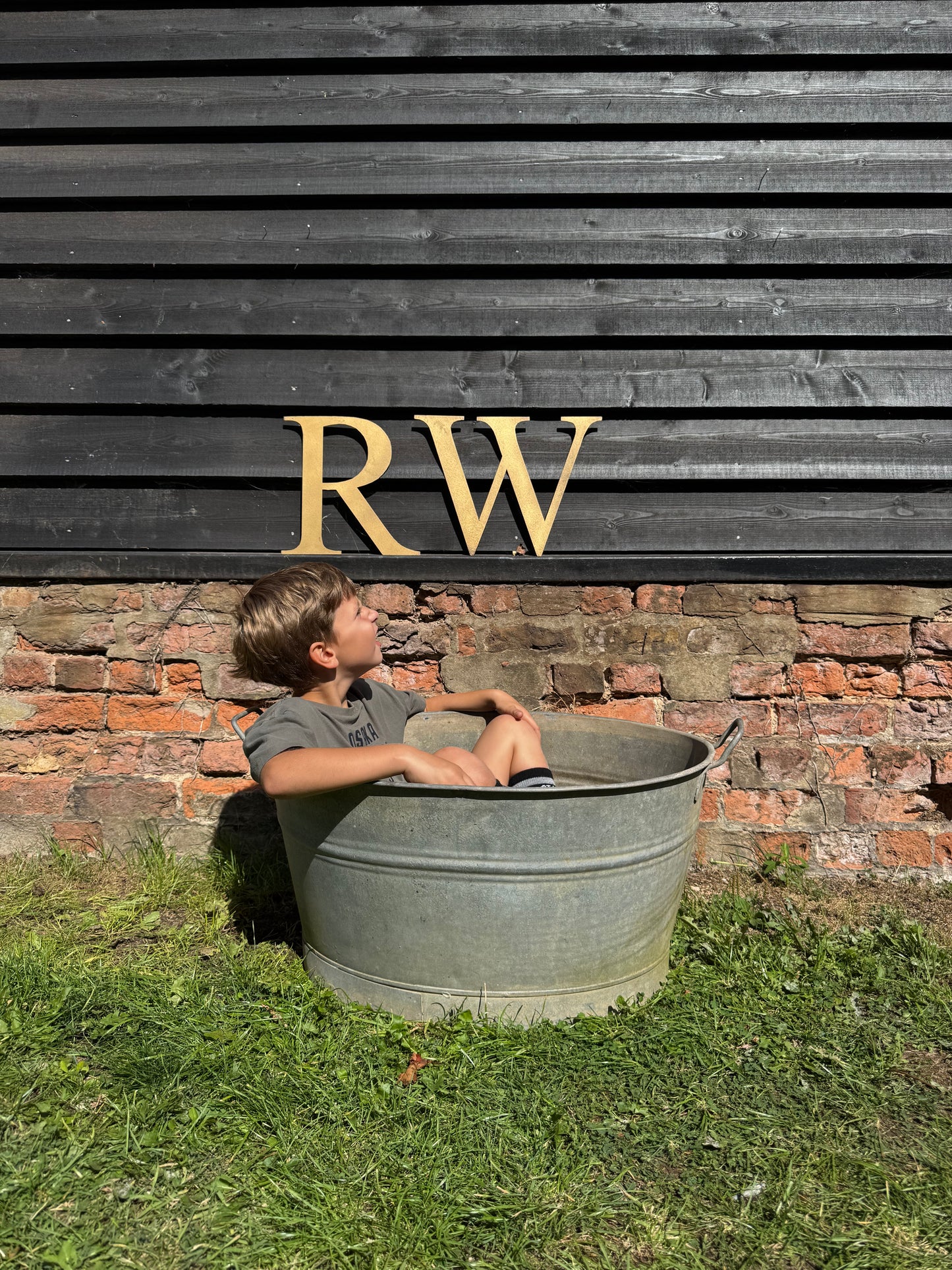Vintage Galvanised Wash Tub  Trough Planter  / Lavender Planter Plant Pot A