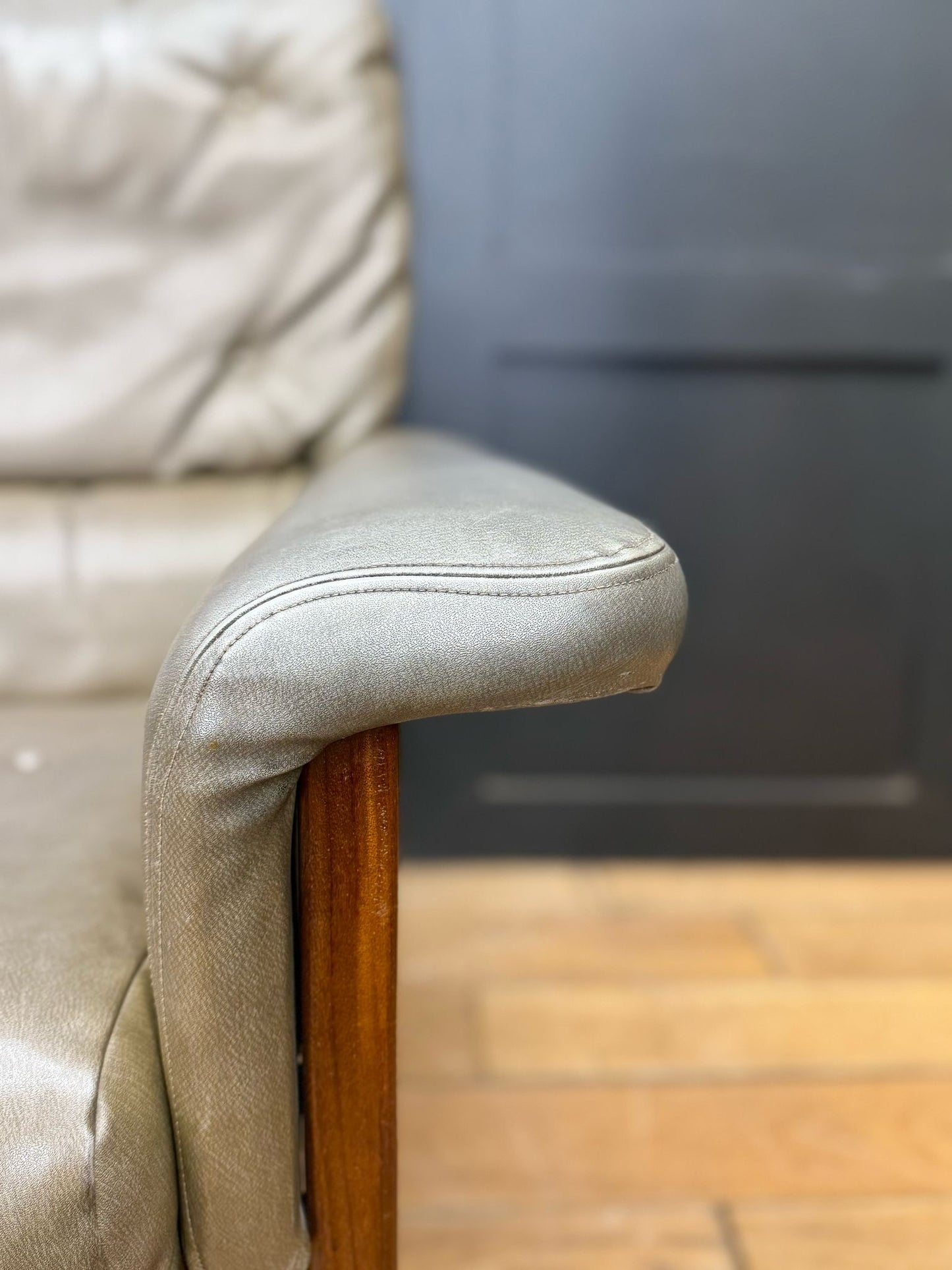 Mid Century Leather Armchair  / Vintage Olive Green Lounge Chair / Seating
