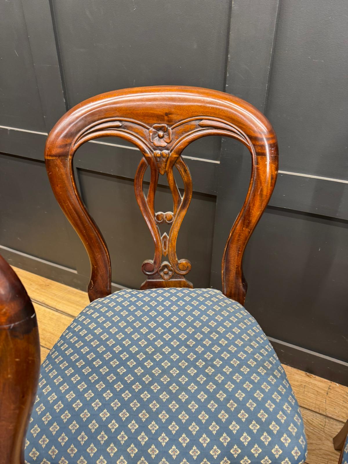 Vintage Balloon-Back Dining Chairs – Carved Backs & Upholstered Seats (4)