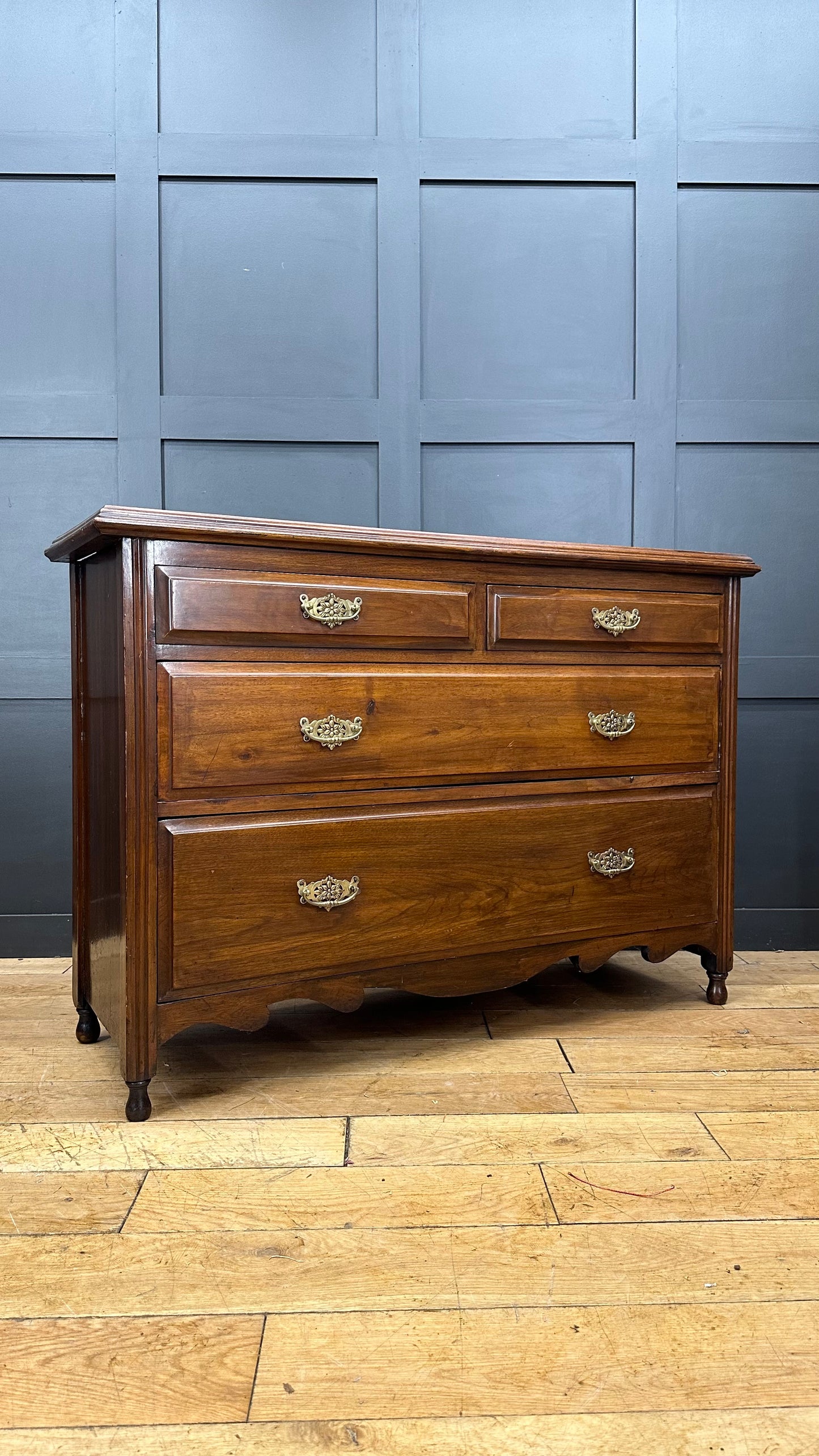 Antique Mahogany Chest Of Drawers / Bedroom Furniture/ Victorian Drawers