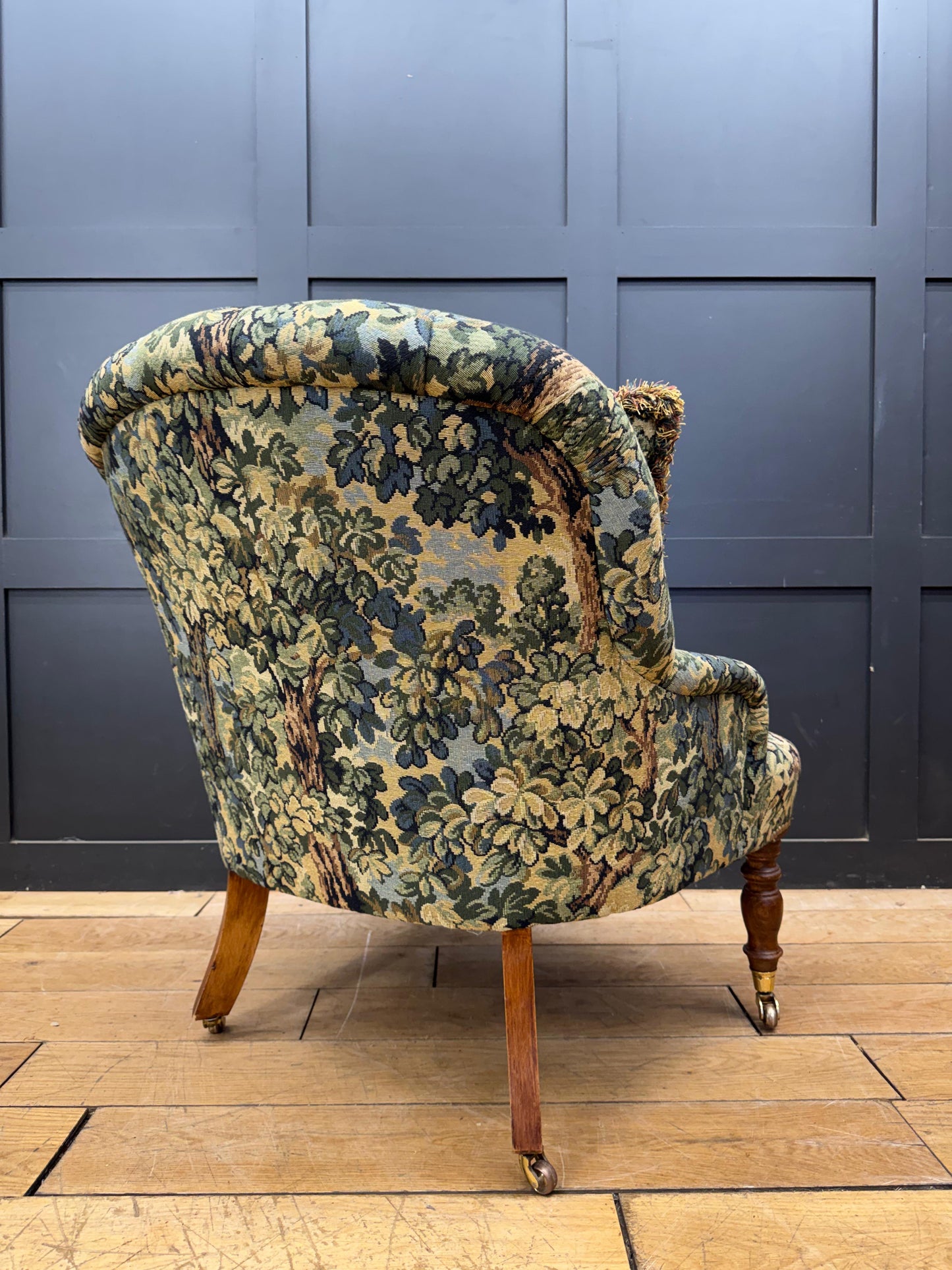 Vintage Floral Buttoned Nursing Chair Victorian Style Bedroom Chair Armchair